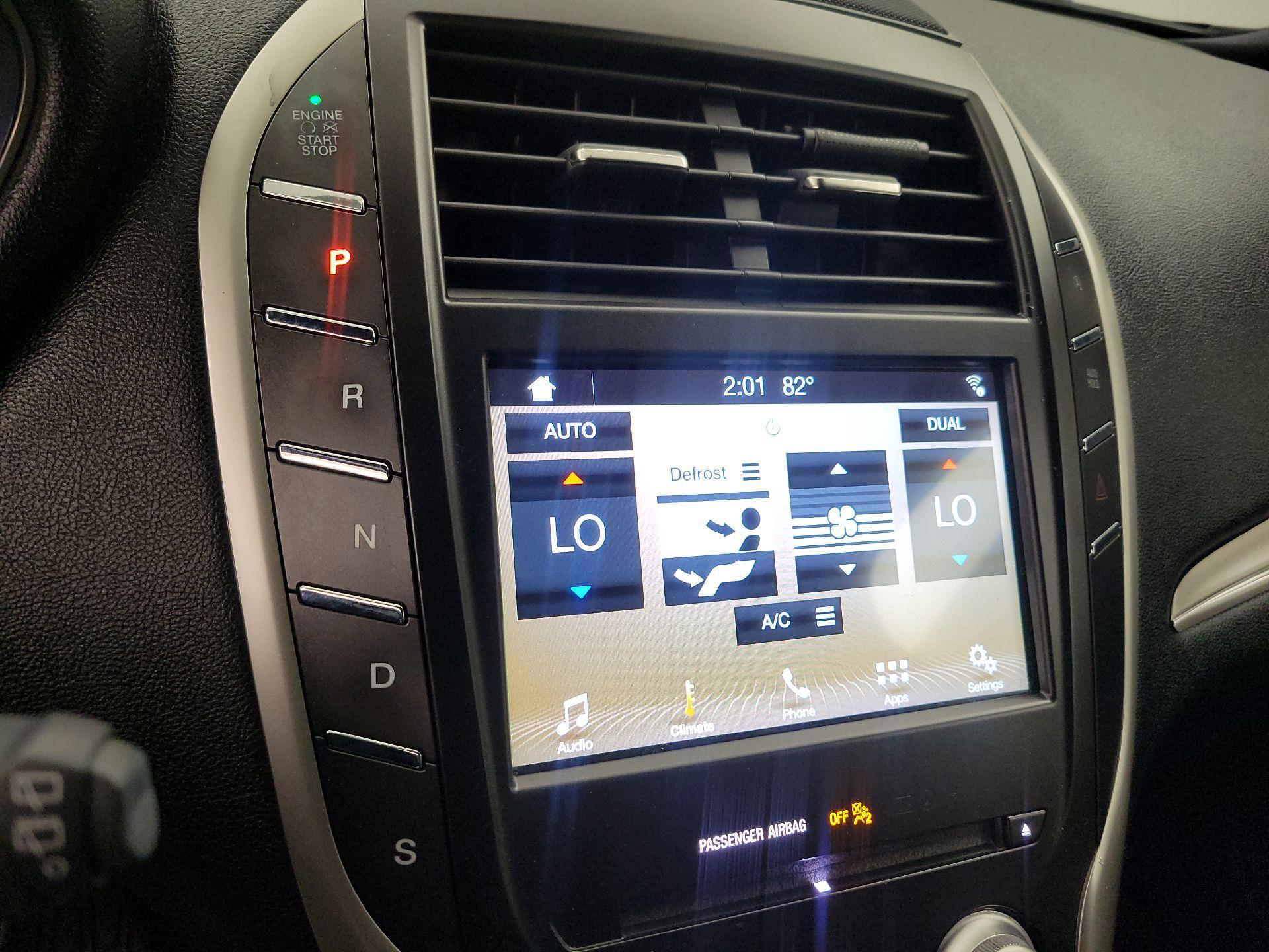 Thumbnail: 2018 Lincoln MKC - 17