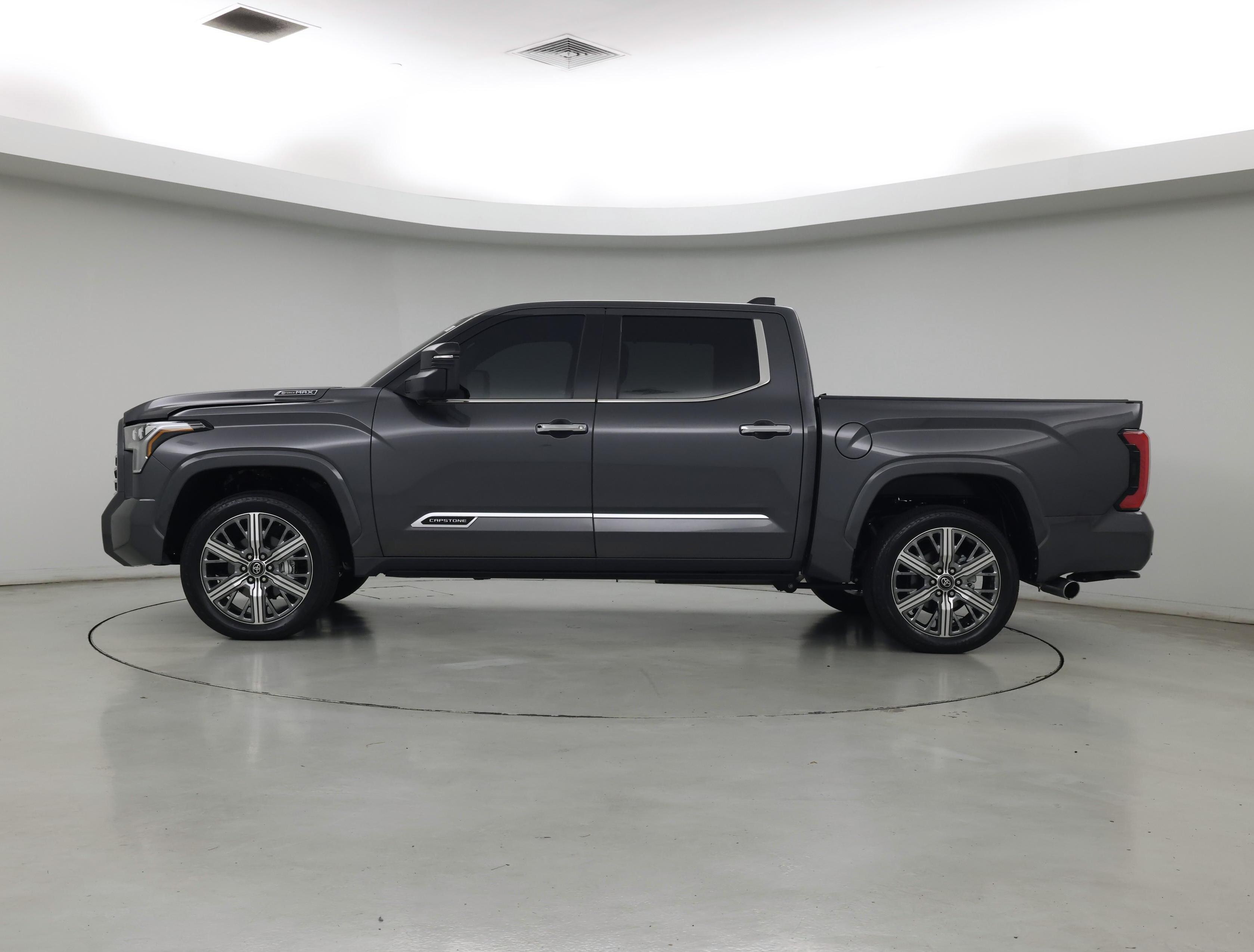 Thumbnail: 2025 Toyota Tundra - 3