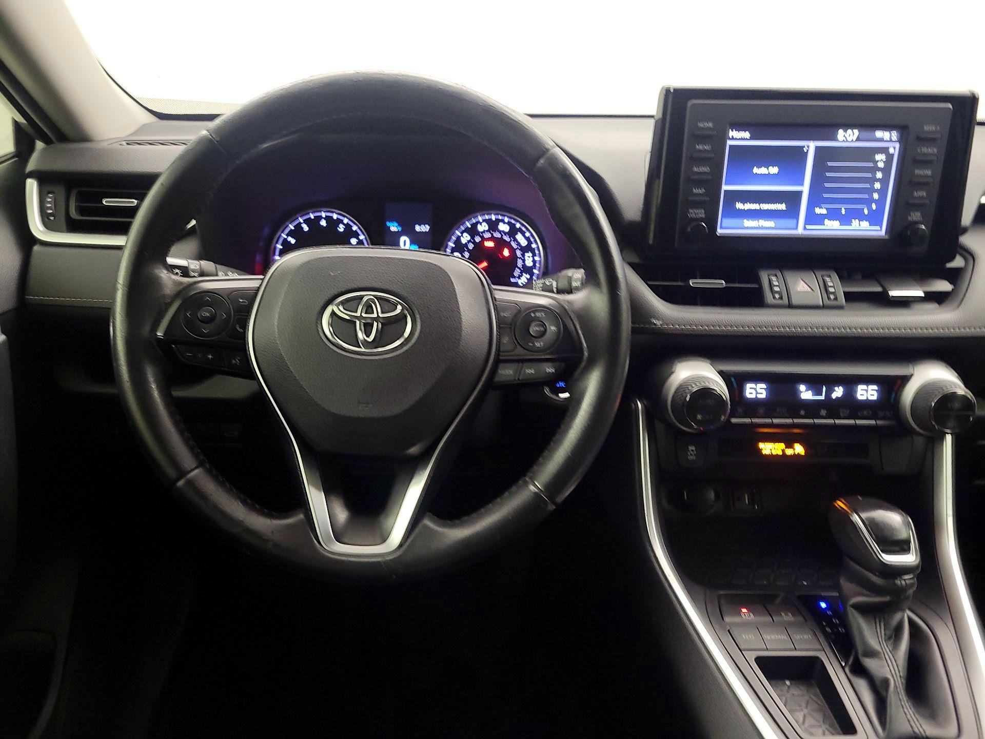 Thumbnail: 2019 Toyota RAV4 - 10