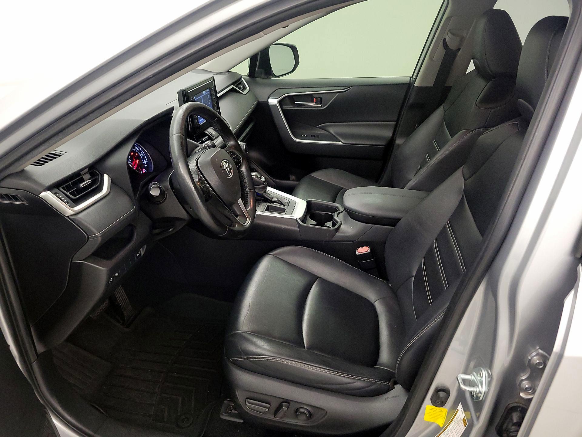 Thumbnail: 2019 Toyota RAV4 - 11