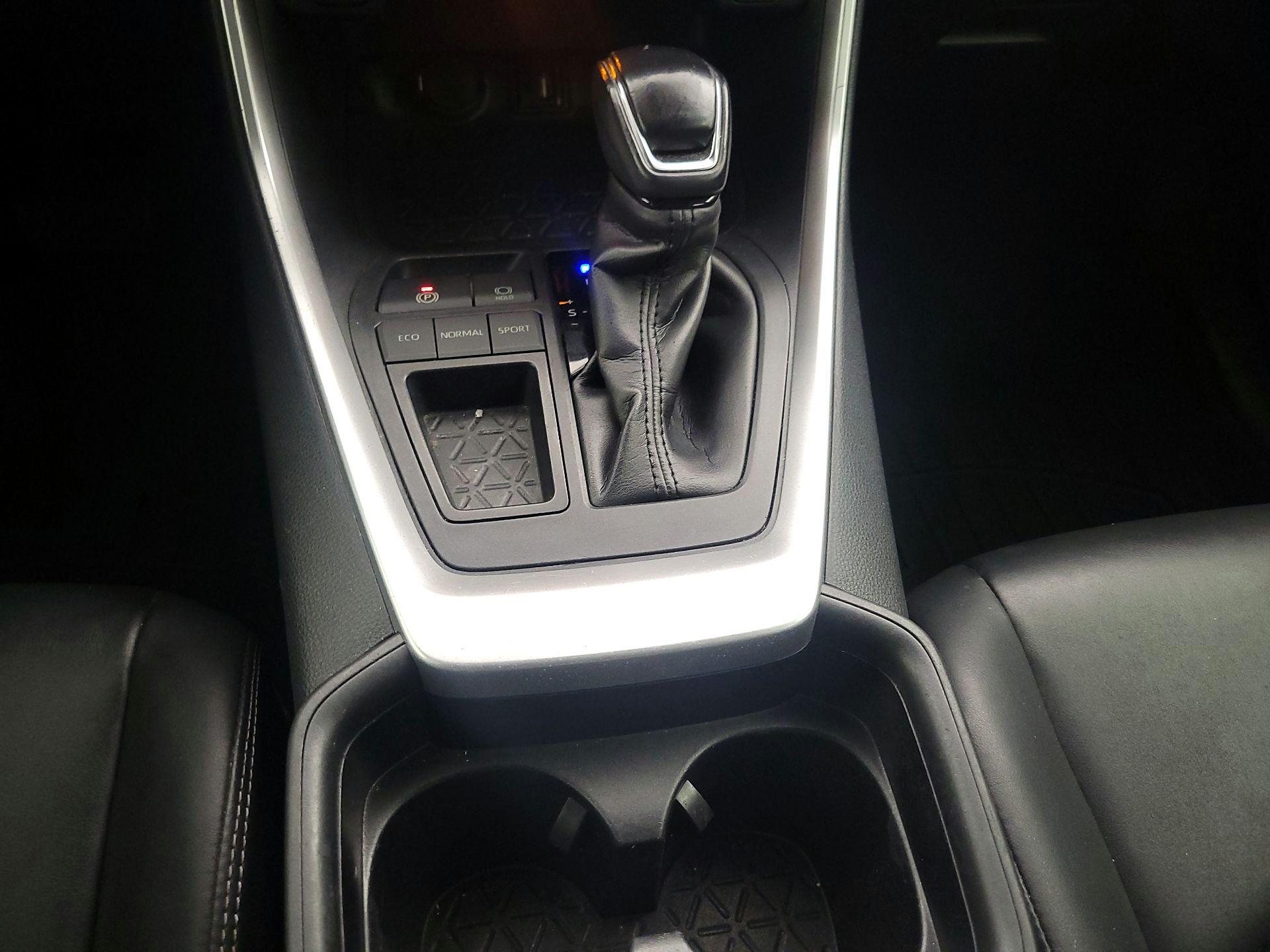 Thumbnail: 2019 Toyota RAV4 - 17