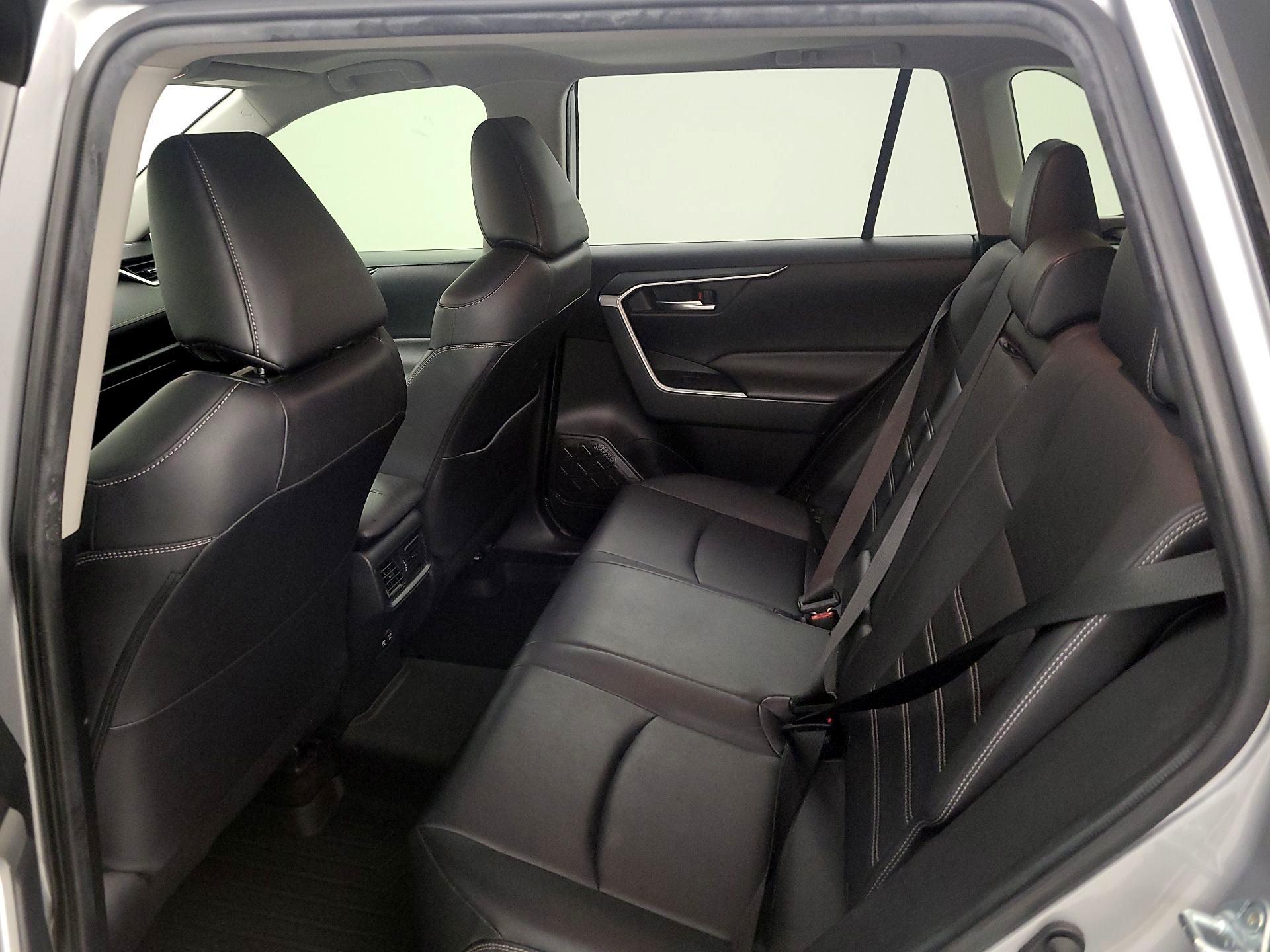 Thumbnail: 2019 Toyota RAV4 - 20