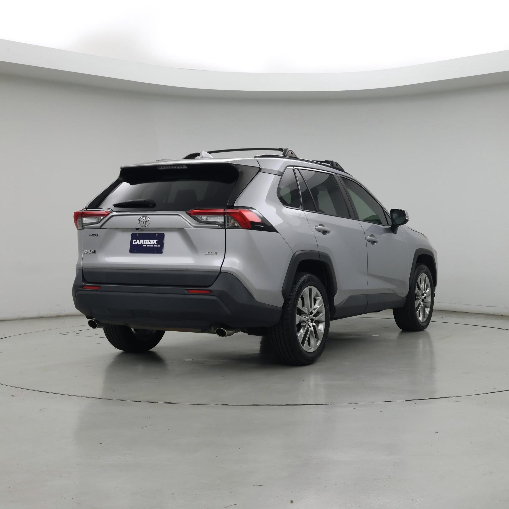 Thumbnail: 2019 Toyota RAV4 - 8
