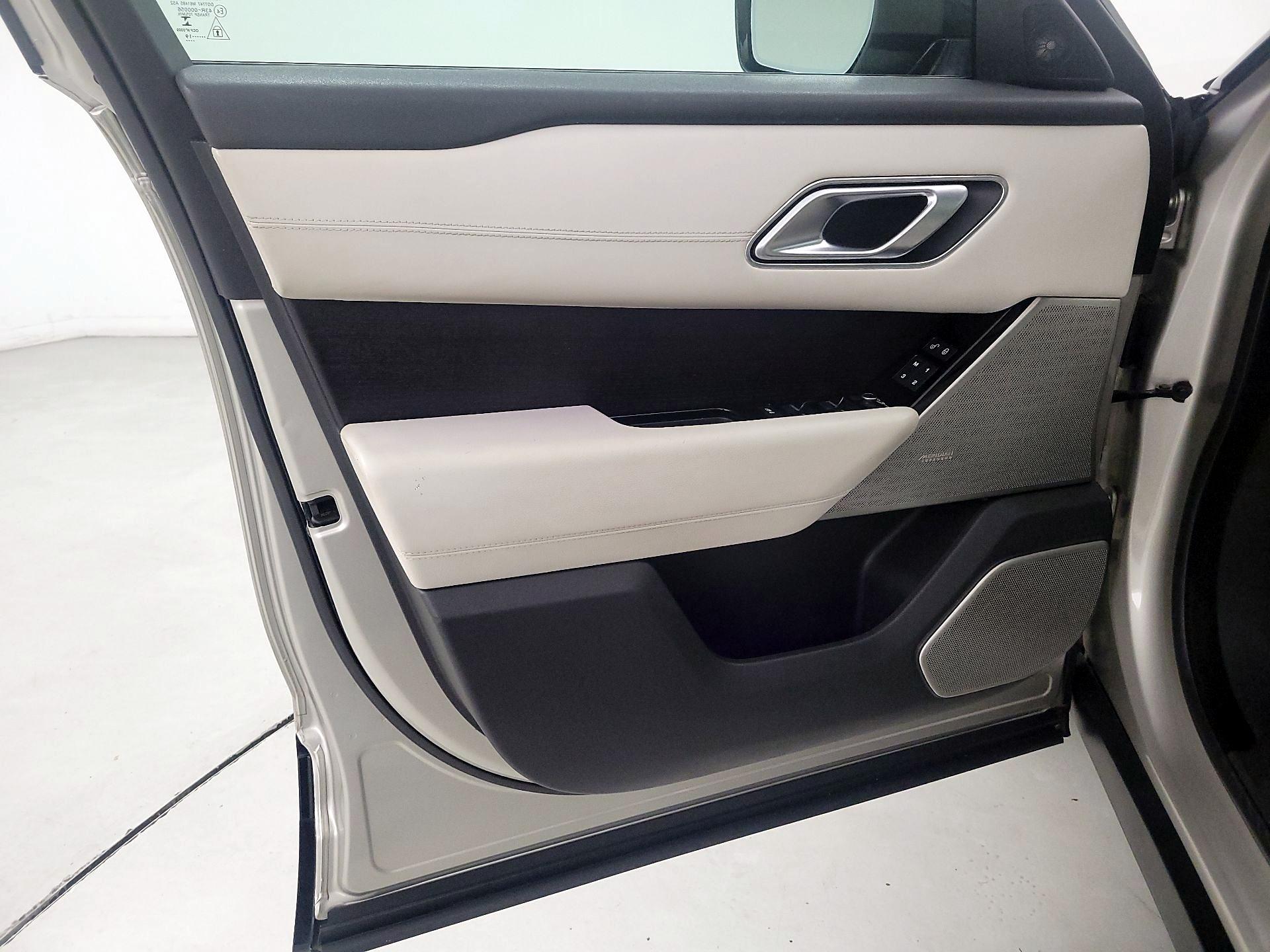 Thumbnail: 2020 Land Rover Range Rover Velar - 12