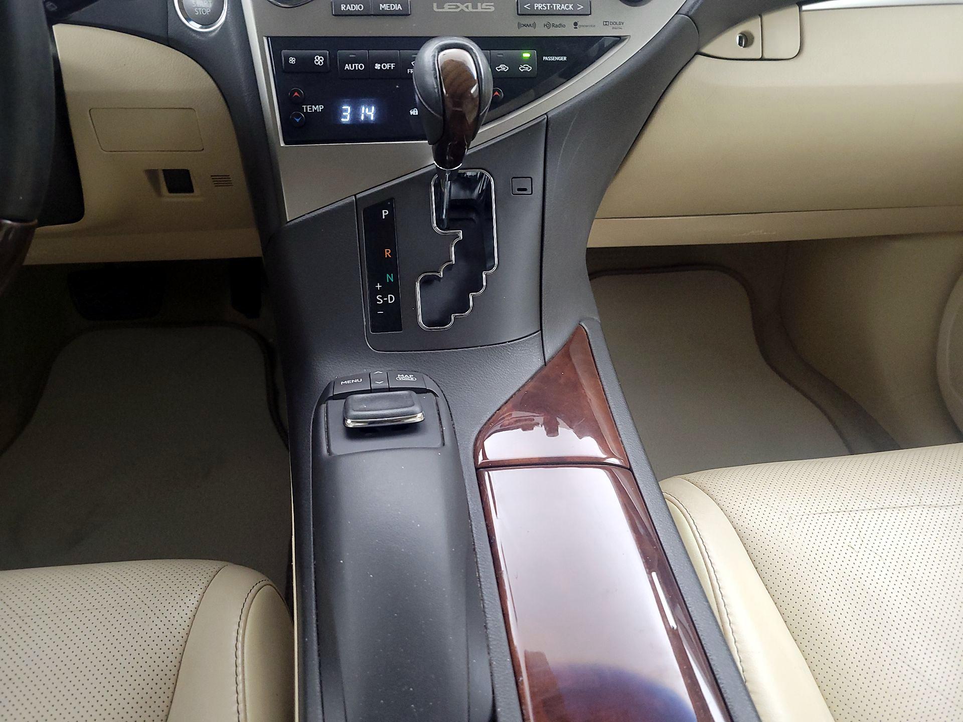 Thumbnail: 2015 Lexus RX - 18