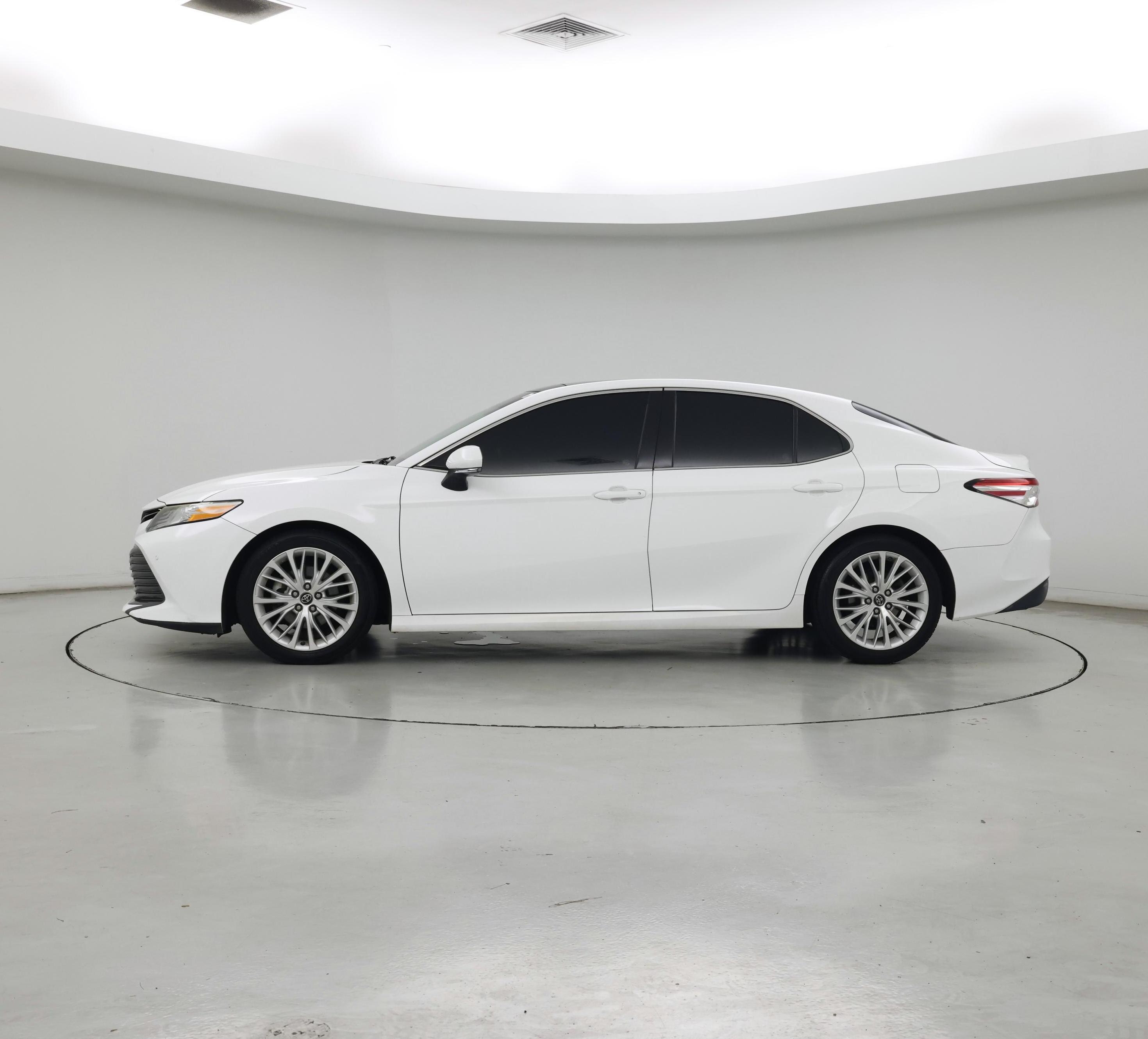 Thumbnail: 2018 Toyota Camry - 3