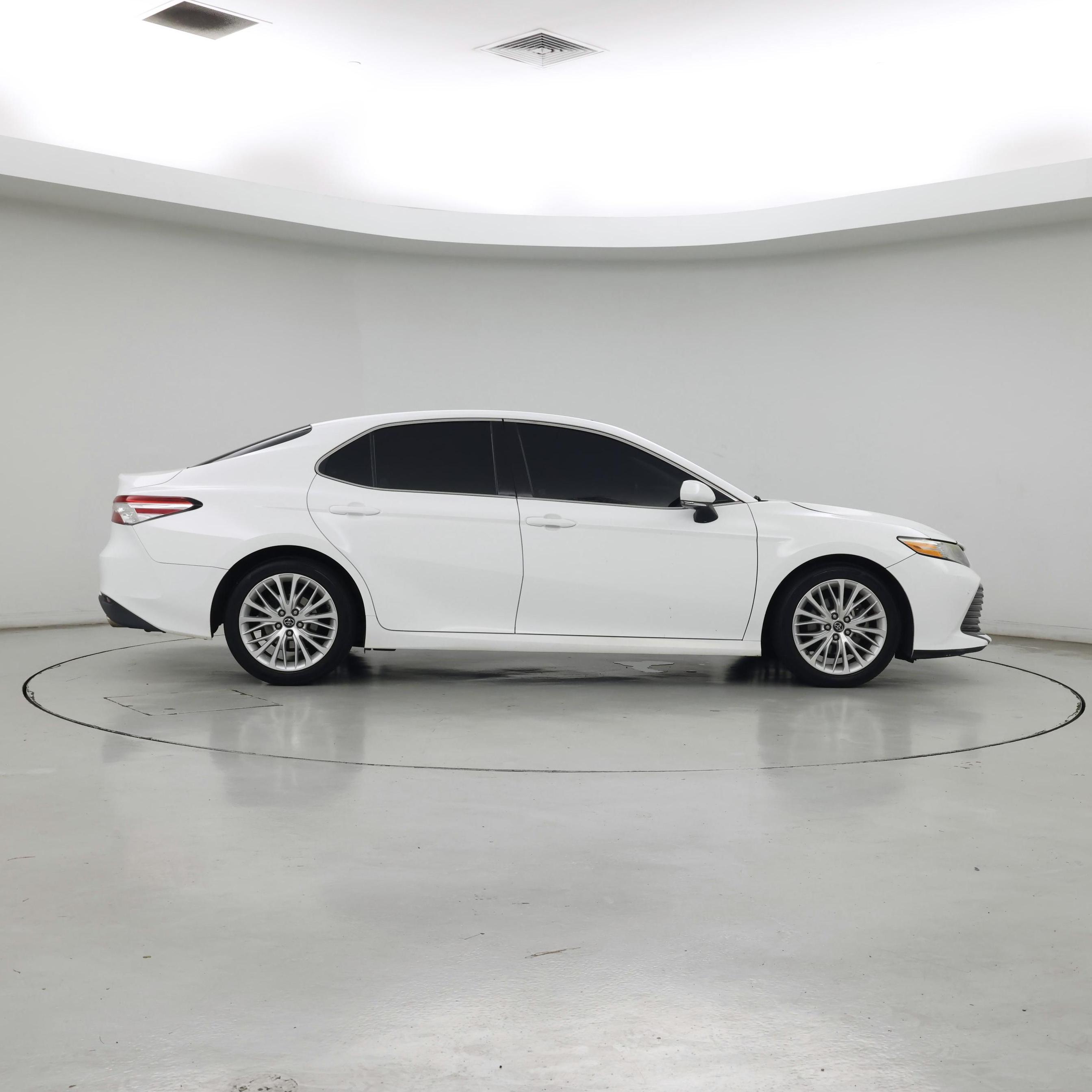 Thumbnail: 2018 Toyota Camry - 7