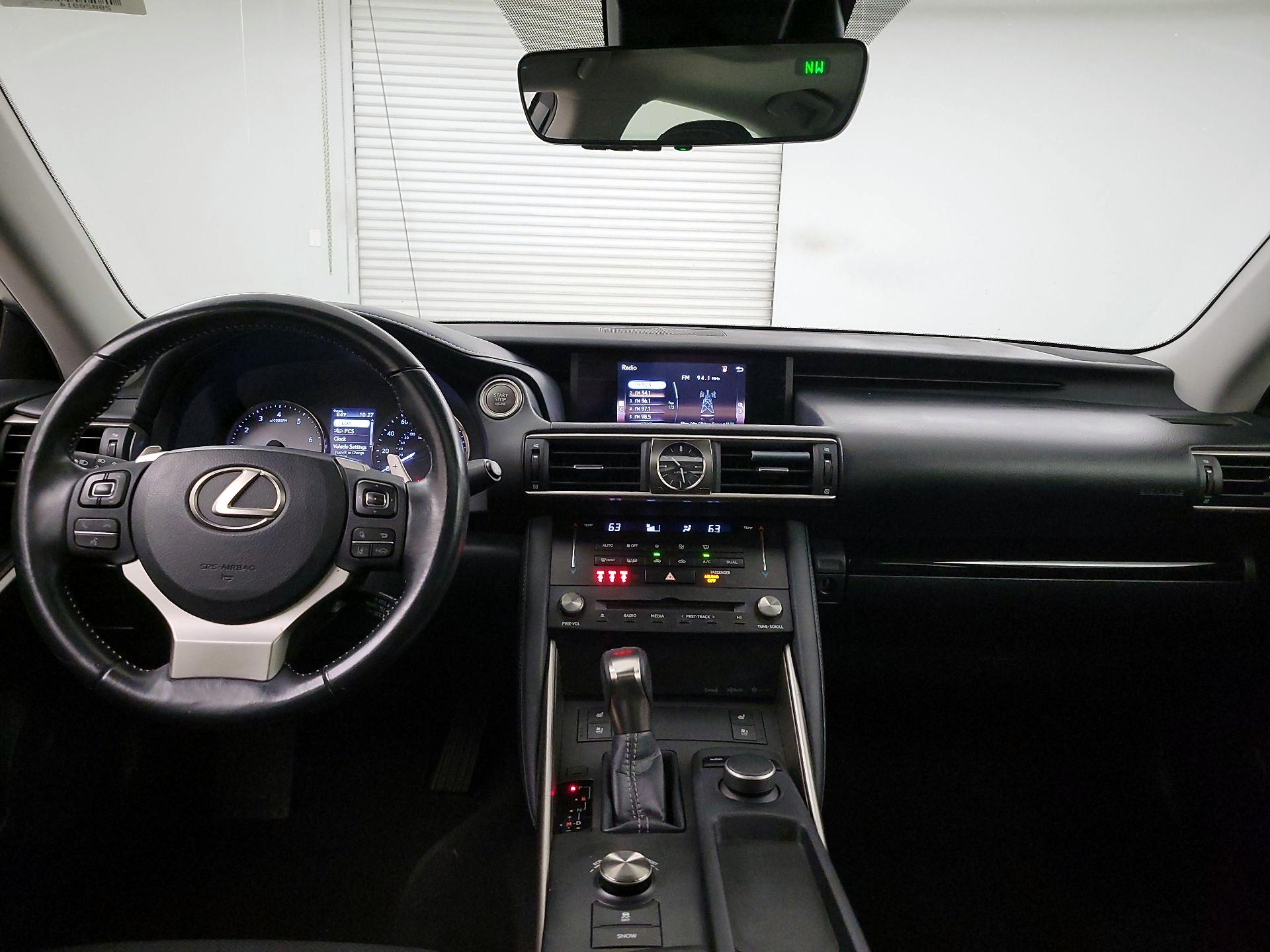 Thumbnail: 2018 Lexus IS - 9
