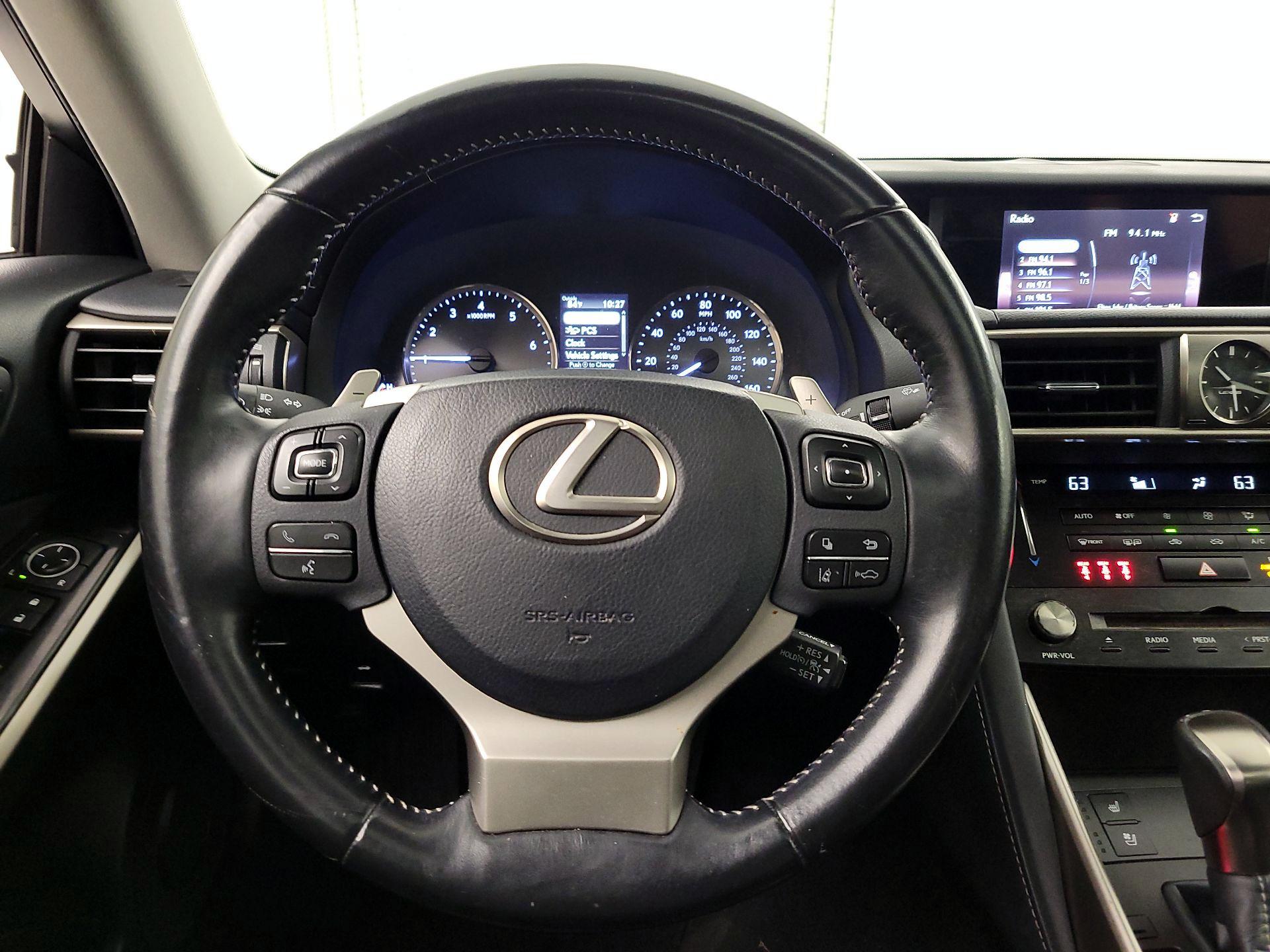 Thumbnail: 2018 Lexus IS - 10