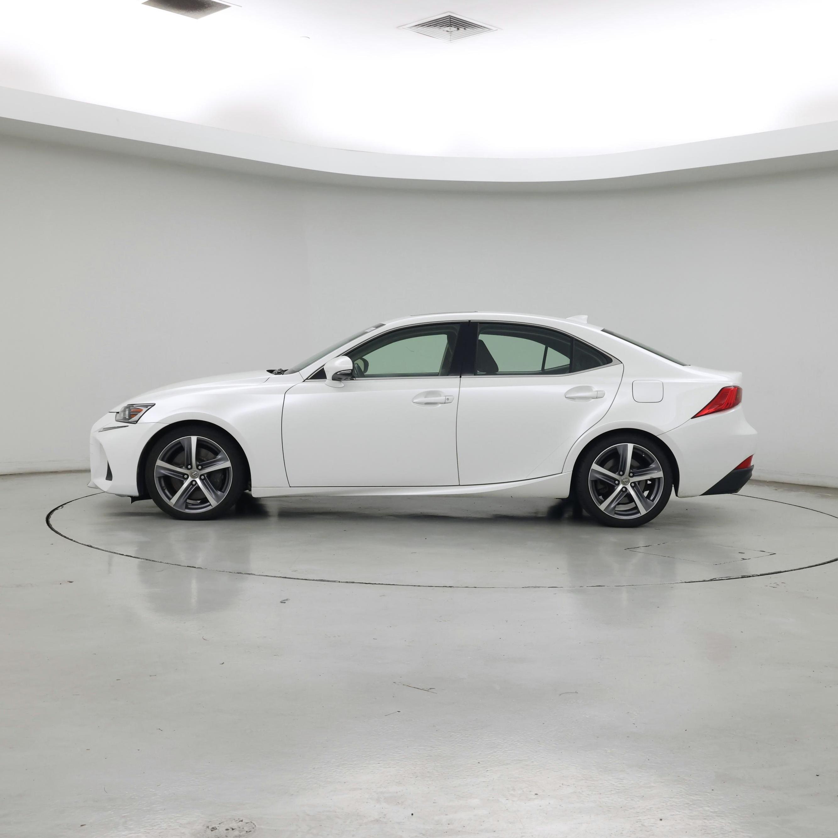 Thumbnail: 2018 Lexus IS - 3