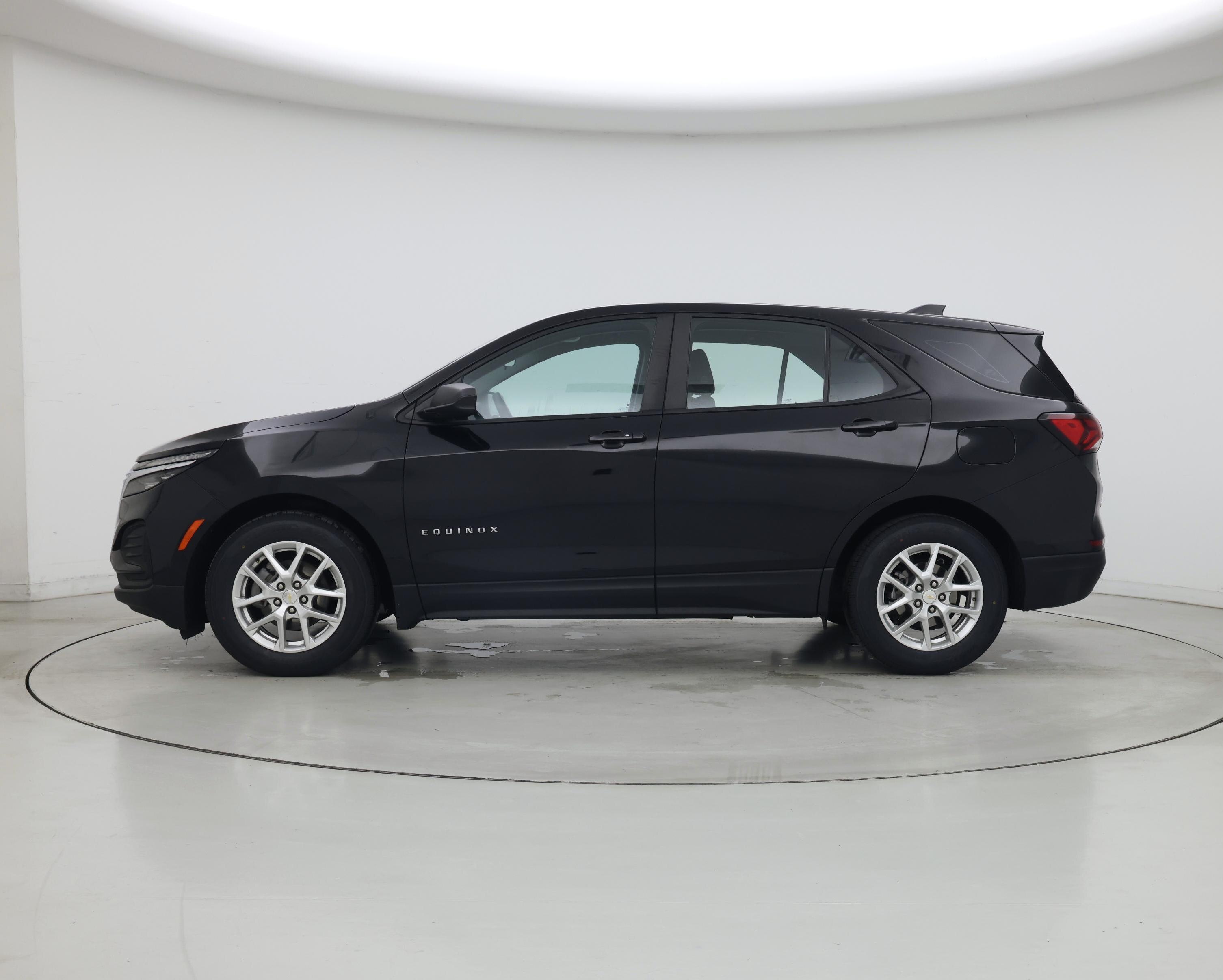 Thumbnail: 2023 Chevrolet Equinox - 3