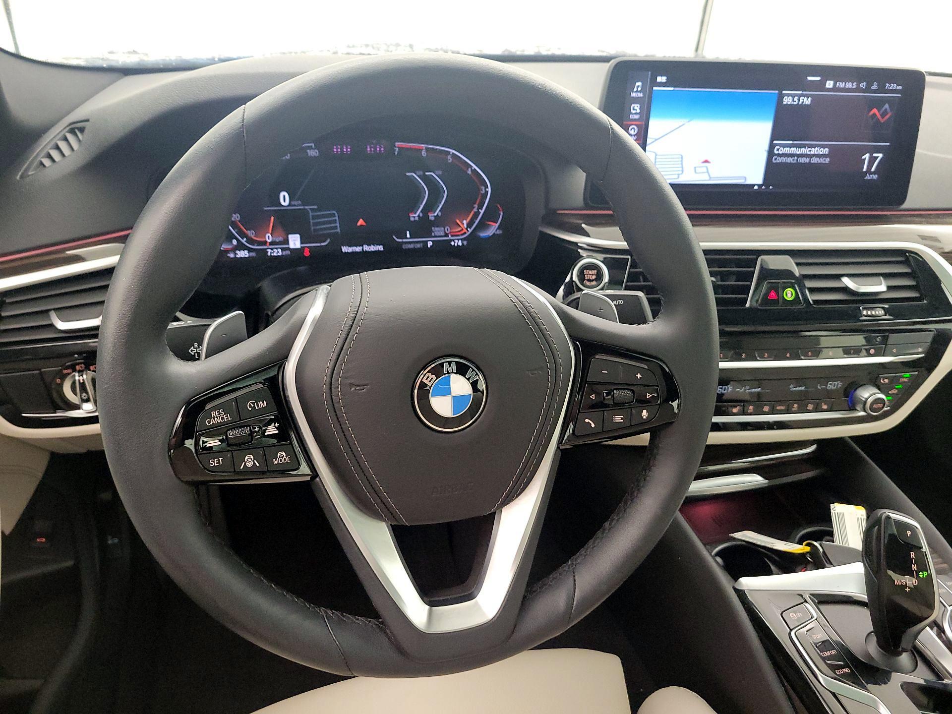 Thumbnail: 2023 BMW 5 Series - 10