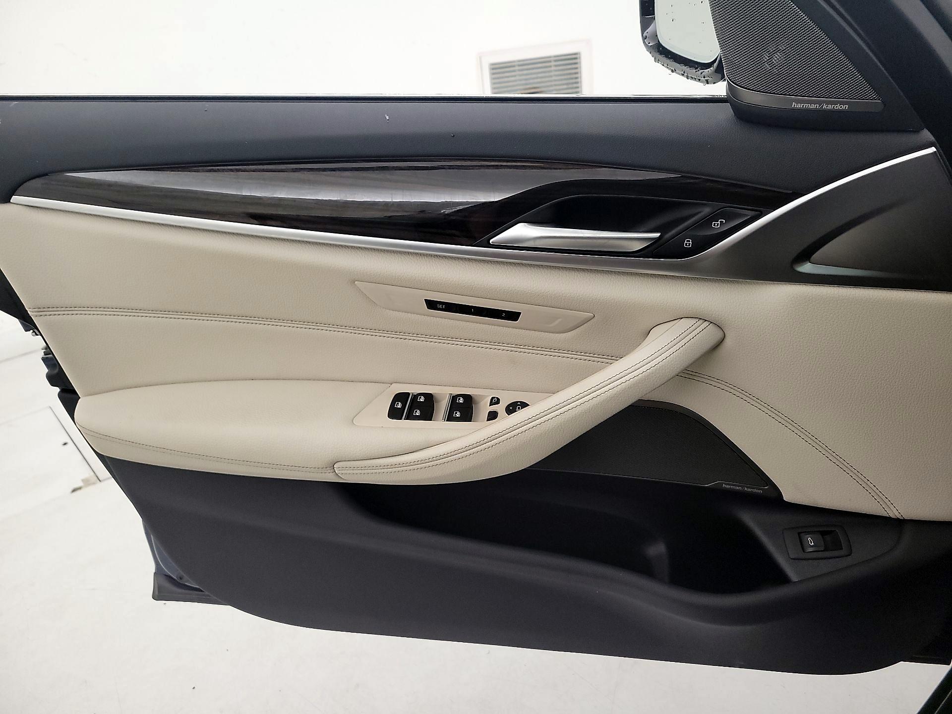 Thumbnail: 2023 BMW 5 Series - 12