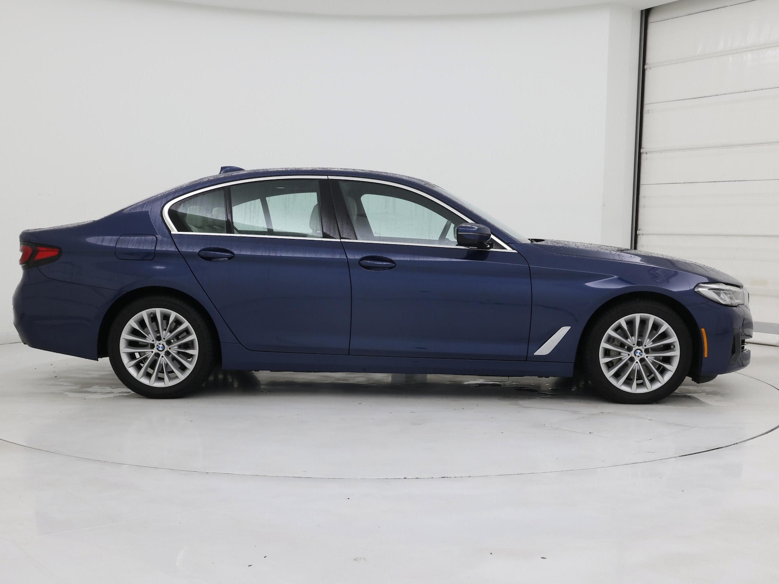 2023 BMW 5 Series 530i - Photo 8