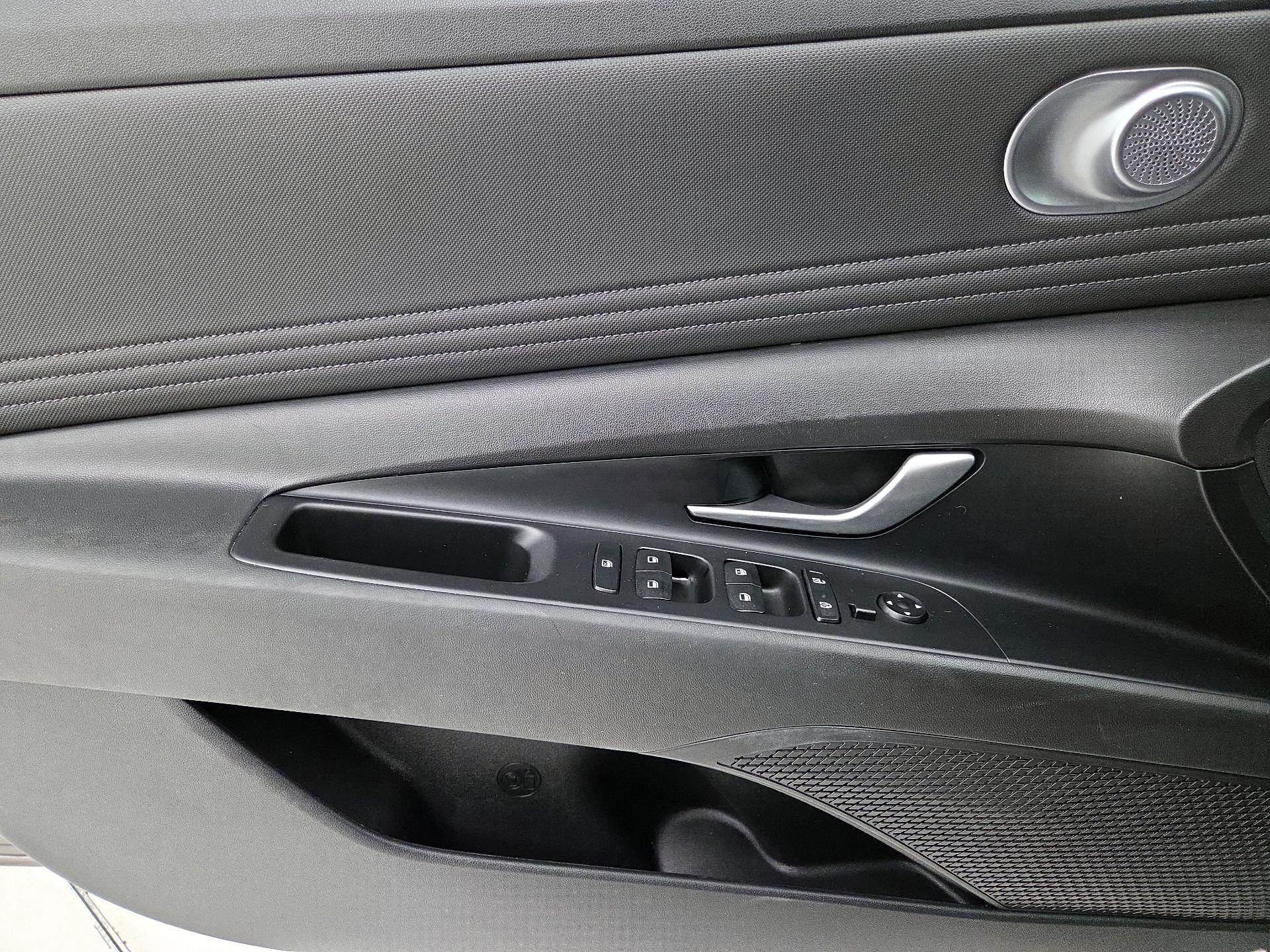 Thumbnail: 2023 Hyundai Elantra - 12