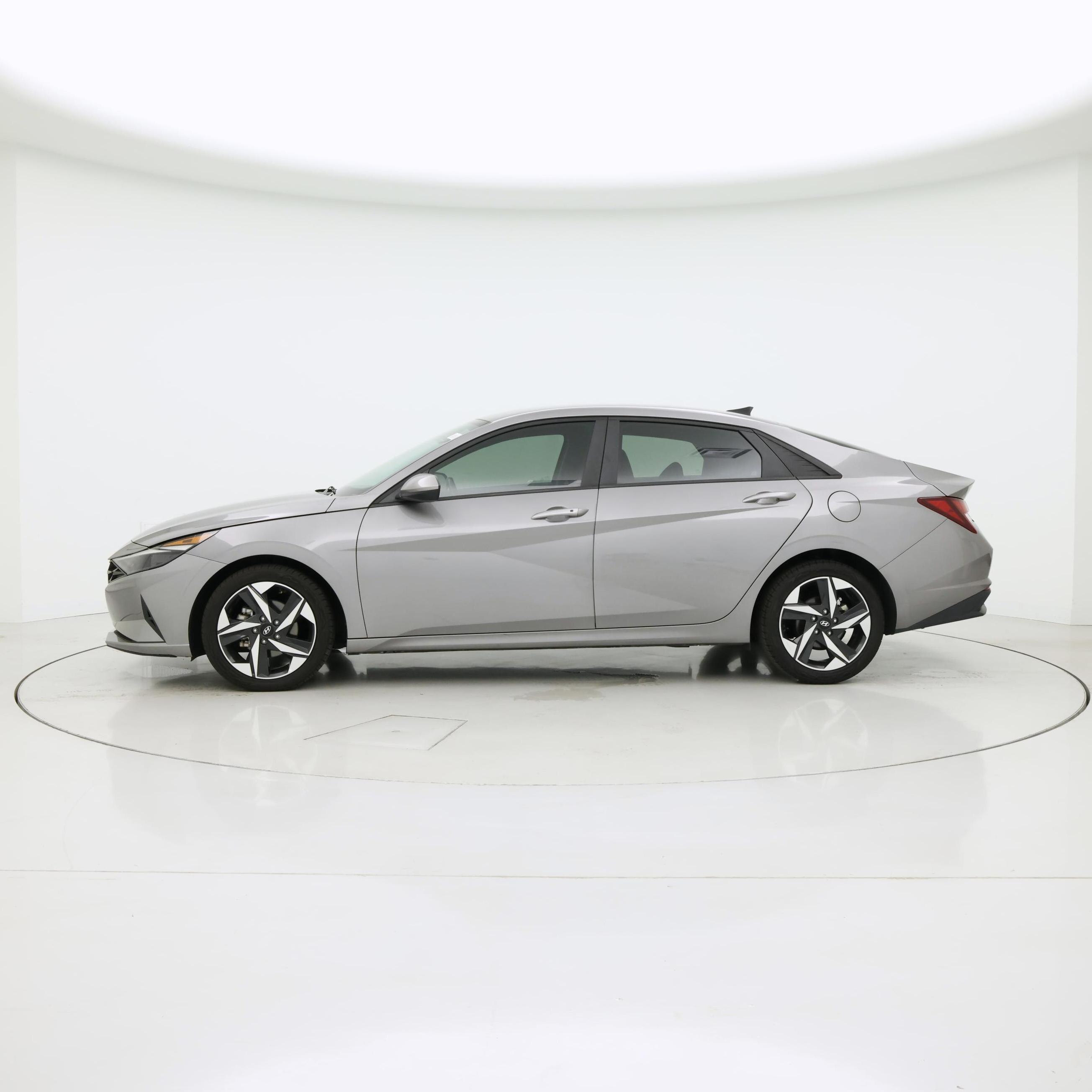 Thumbnail: 2023 Hyundai Elantra - 3
