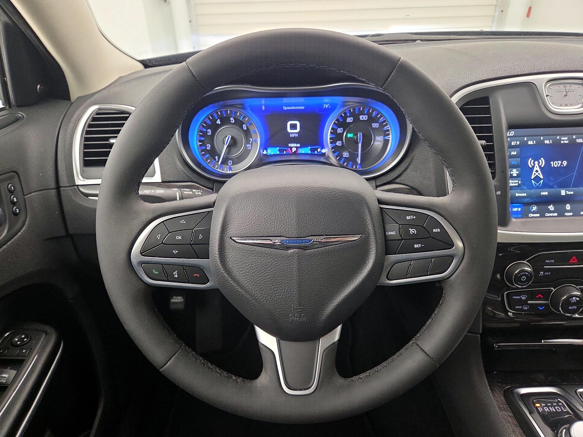 Thumbnail: 2023 Chrysler 300 - 10