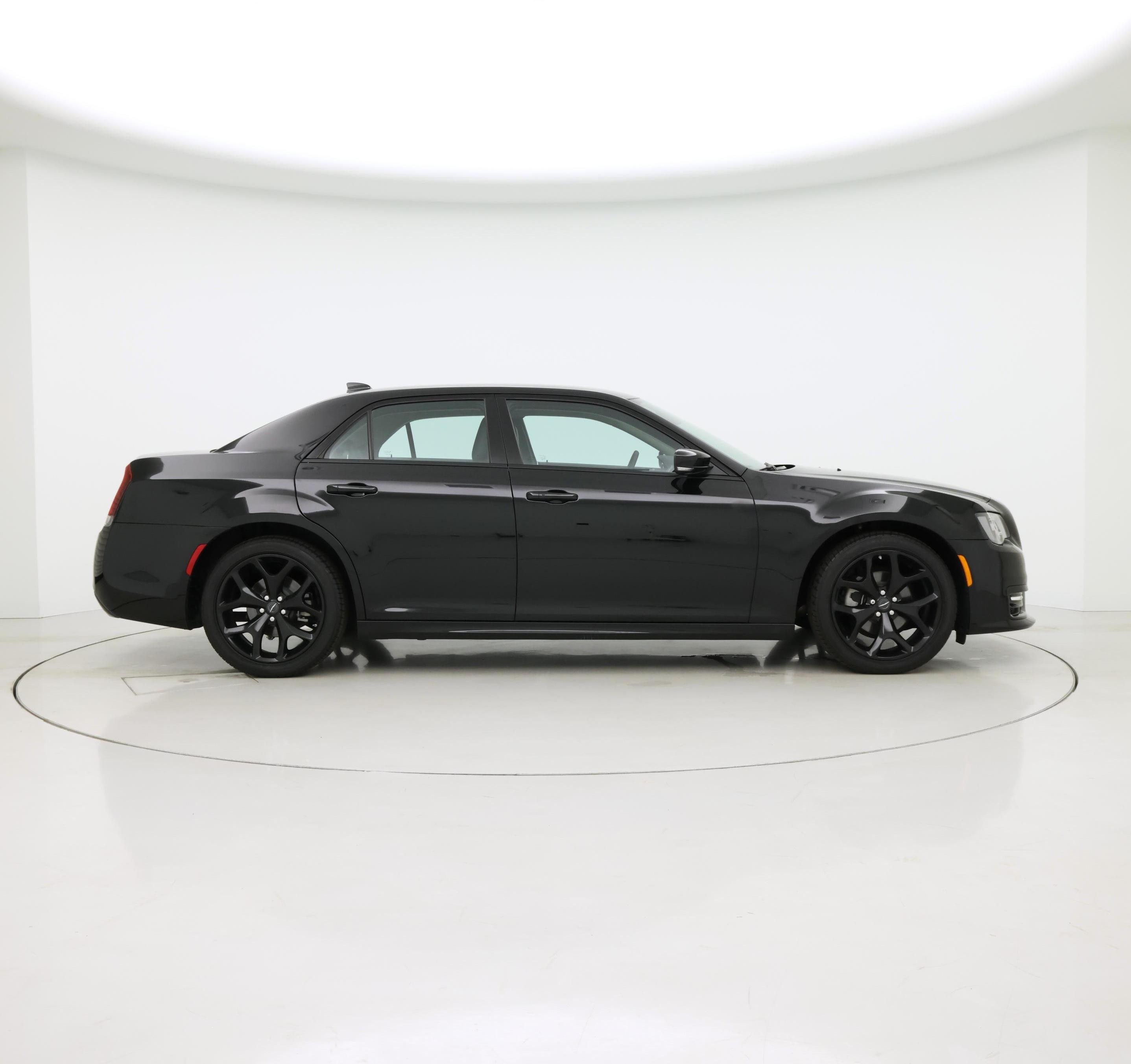 Thumbnail: 2023 Chrysler 300 - 7