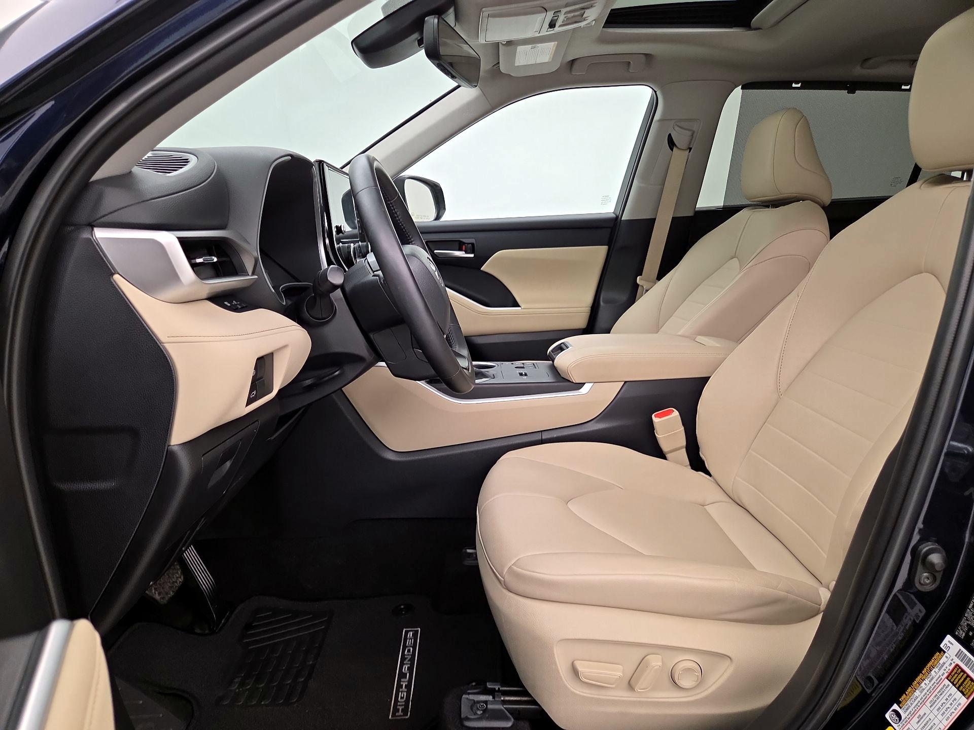 Thumbnail: 2024 Toyota Highlander - 11