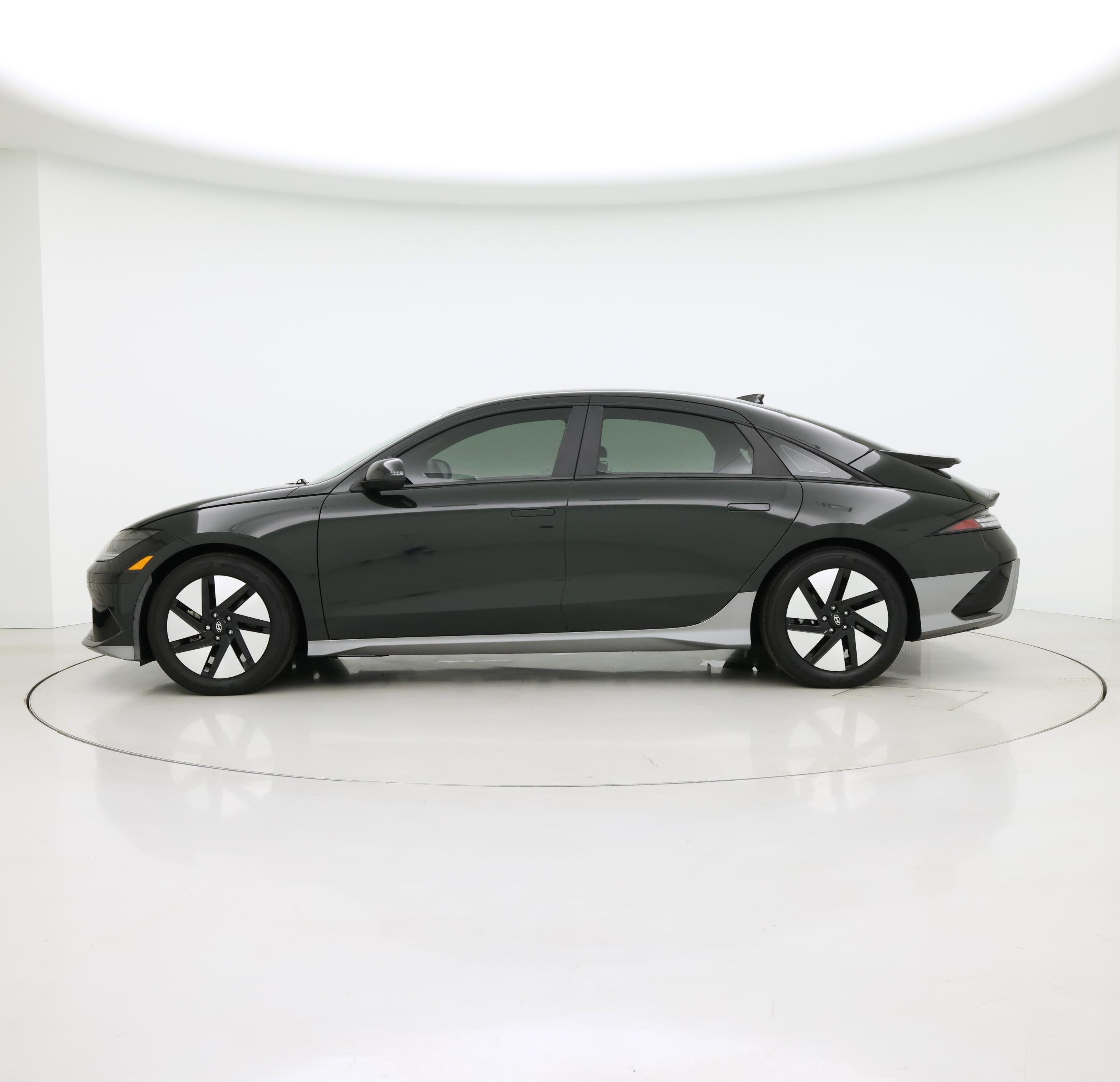 Thumbnail: 2024 Hyundai Ioniq 6 - 3