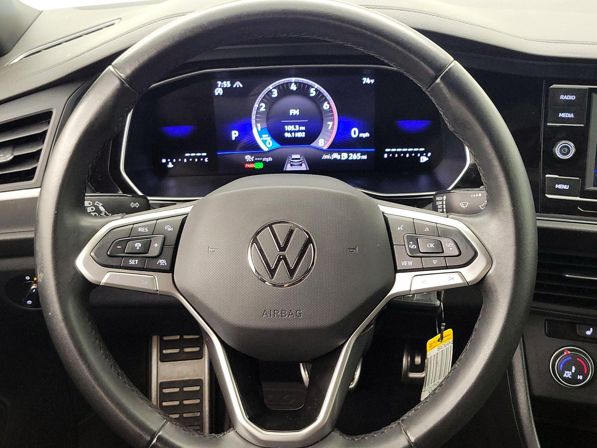 Thumbnail: 2024 Volkswagen Jetta - 10