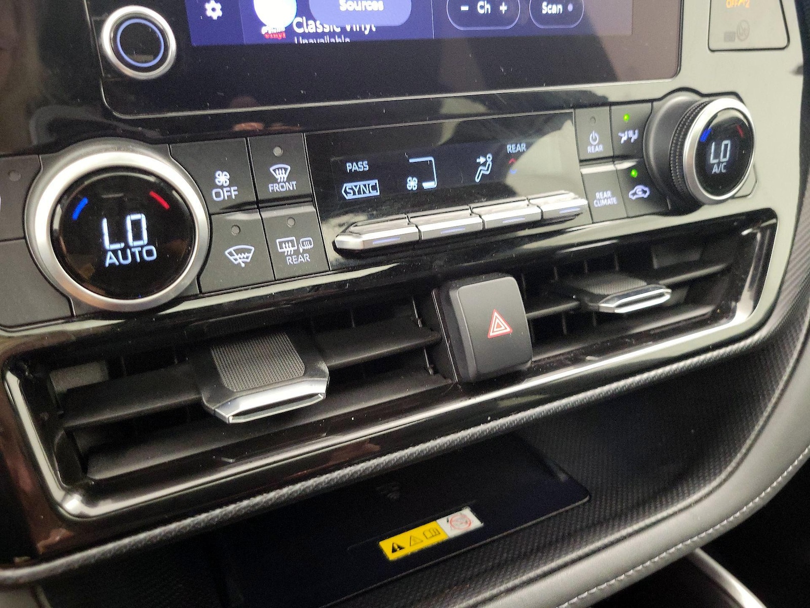 2024 Toyota Highlander XSE - Photo 17