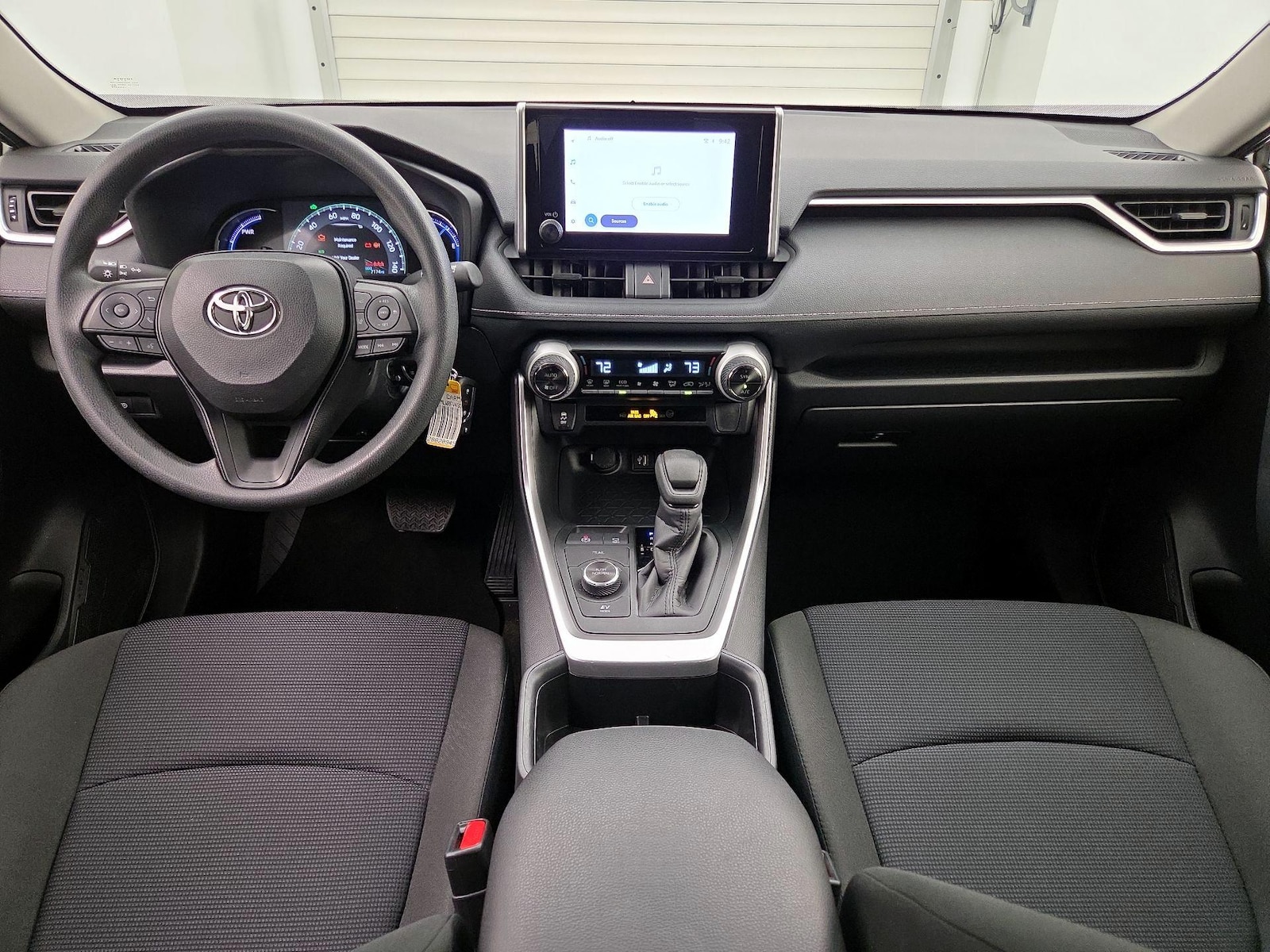 2025 Toyota RAV4 LE - Photo 10