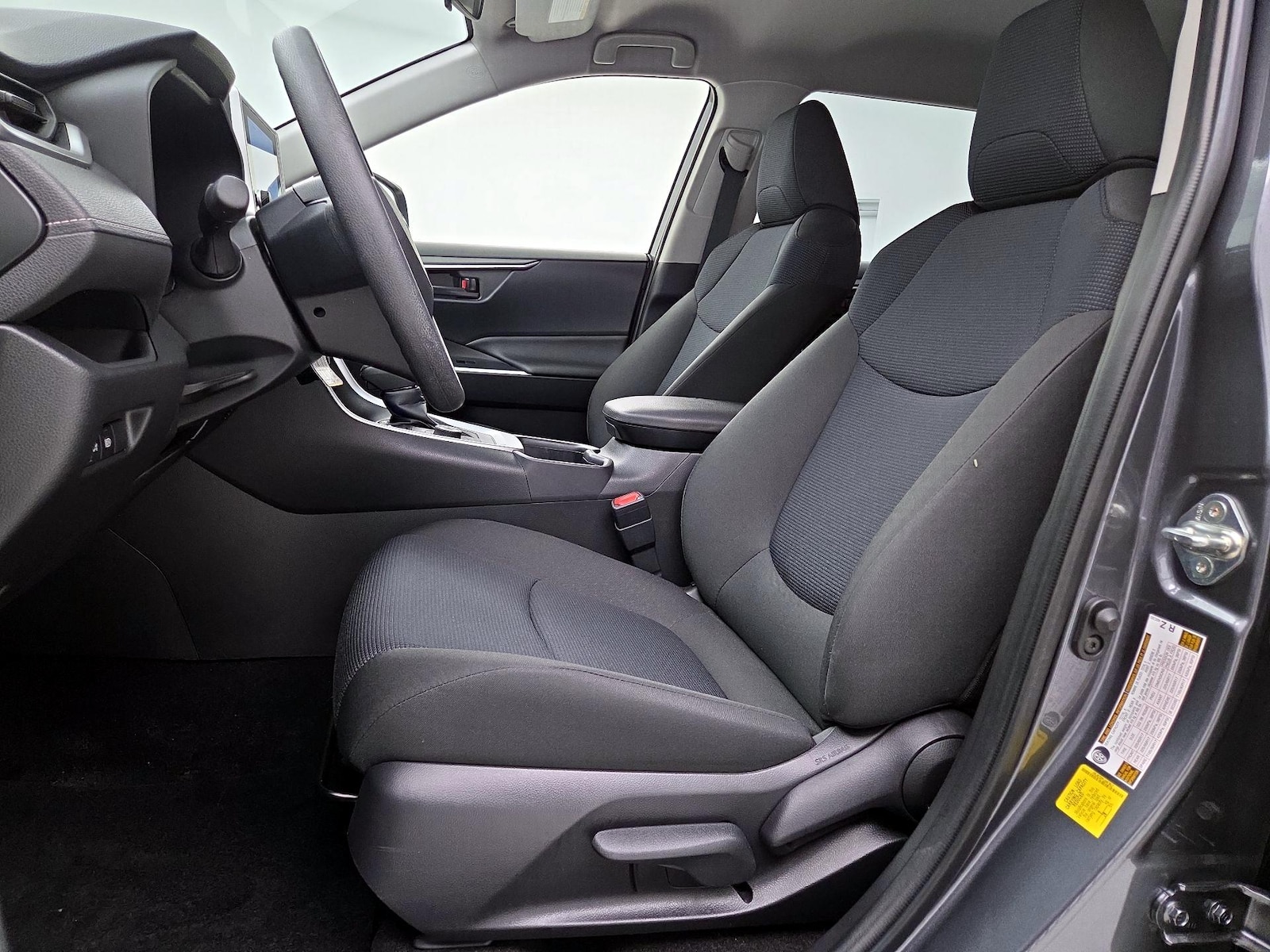 2025 Toyota RAV4 LE - Photo 12