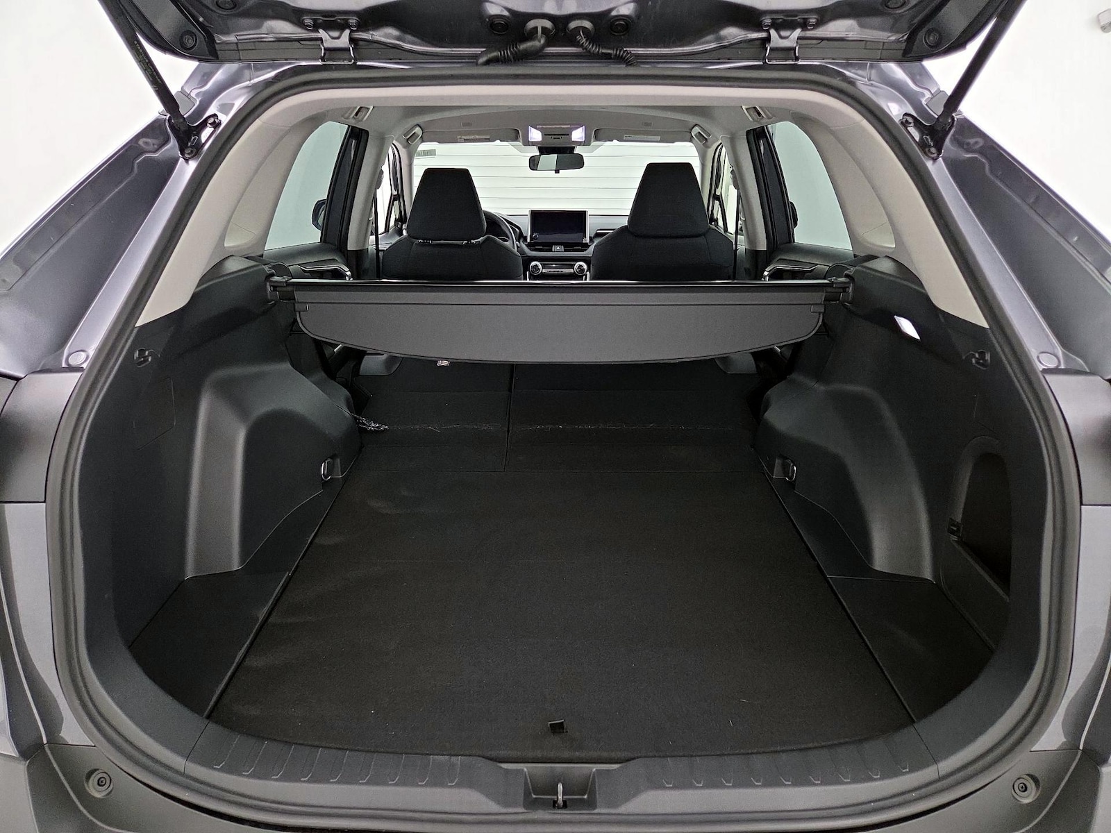 2025 Toyota RAV4 LE - Photo 22