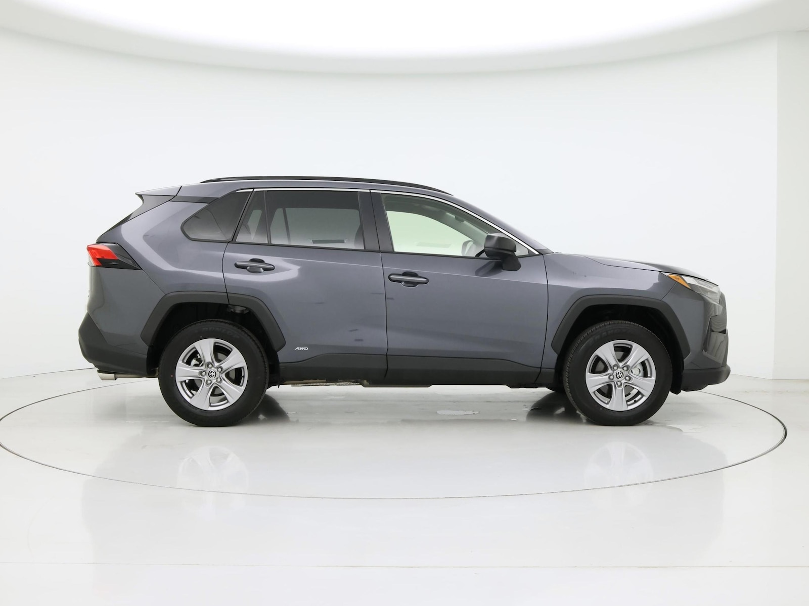 2025 Toyota RAV4 LE - Photo 8