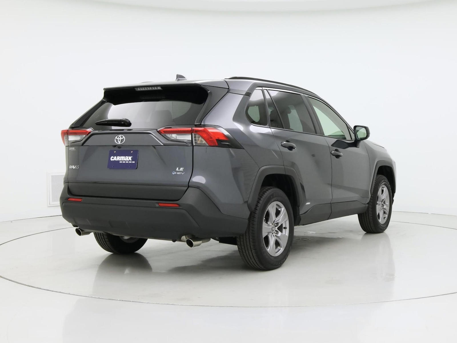 2025 Toyota RAV4 LE - Photo 9
