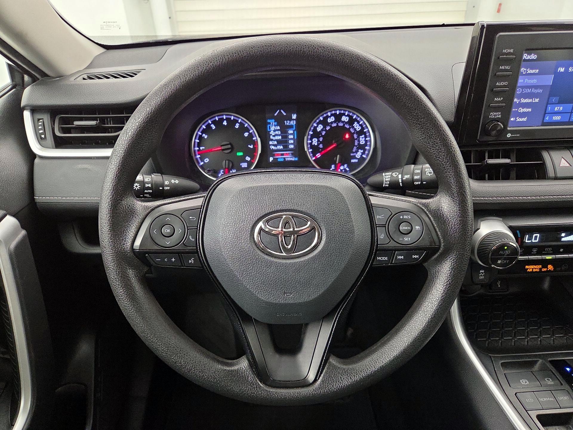 Thumbnail: 2021 Toyota RAV4 - 10
