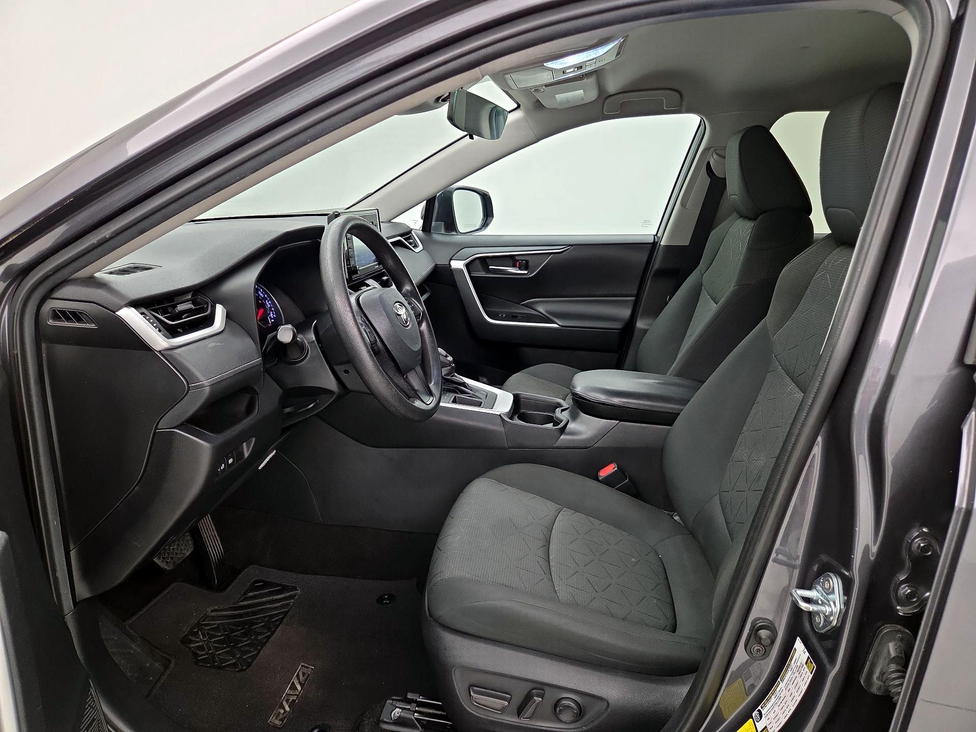 Thumbnail: 2021 Toyota RAV4 - 11