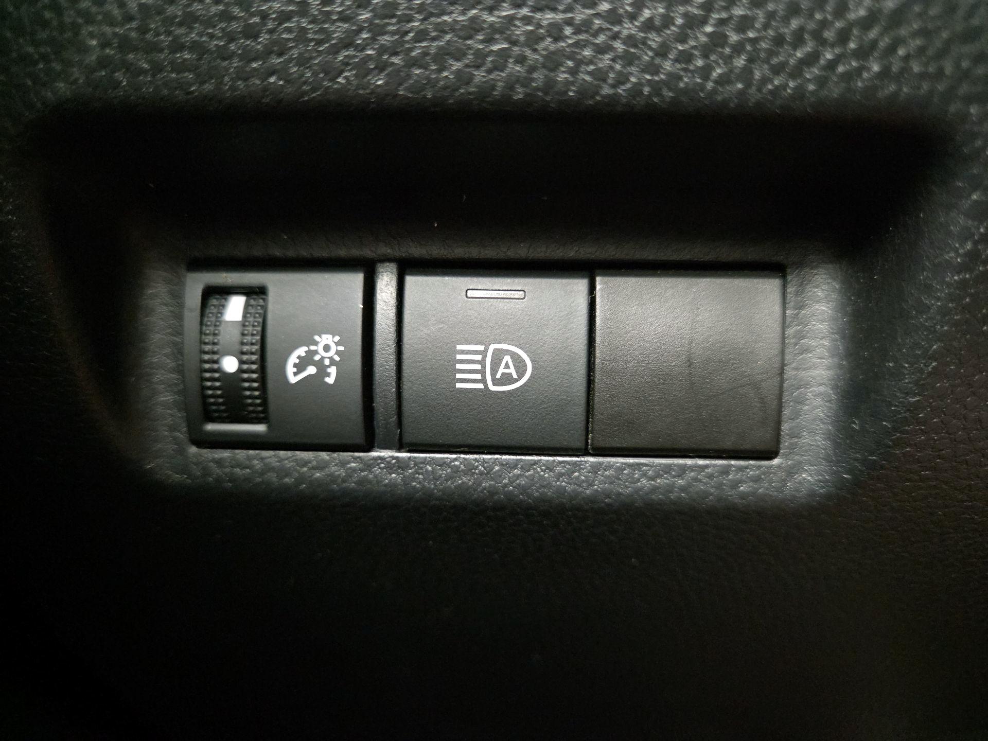 Thumbnail: 2021 Toyota RAV4 - 13