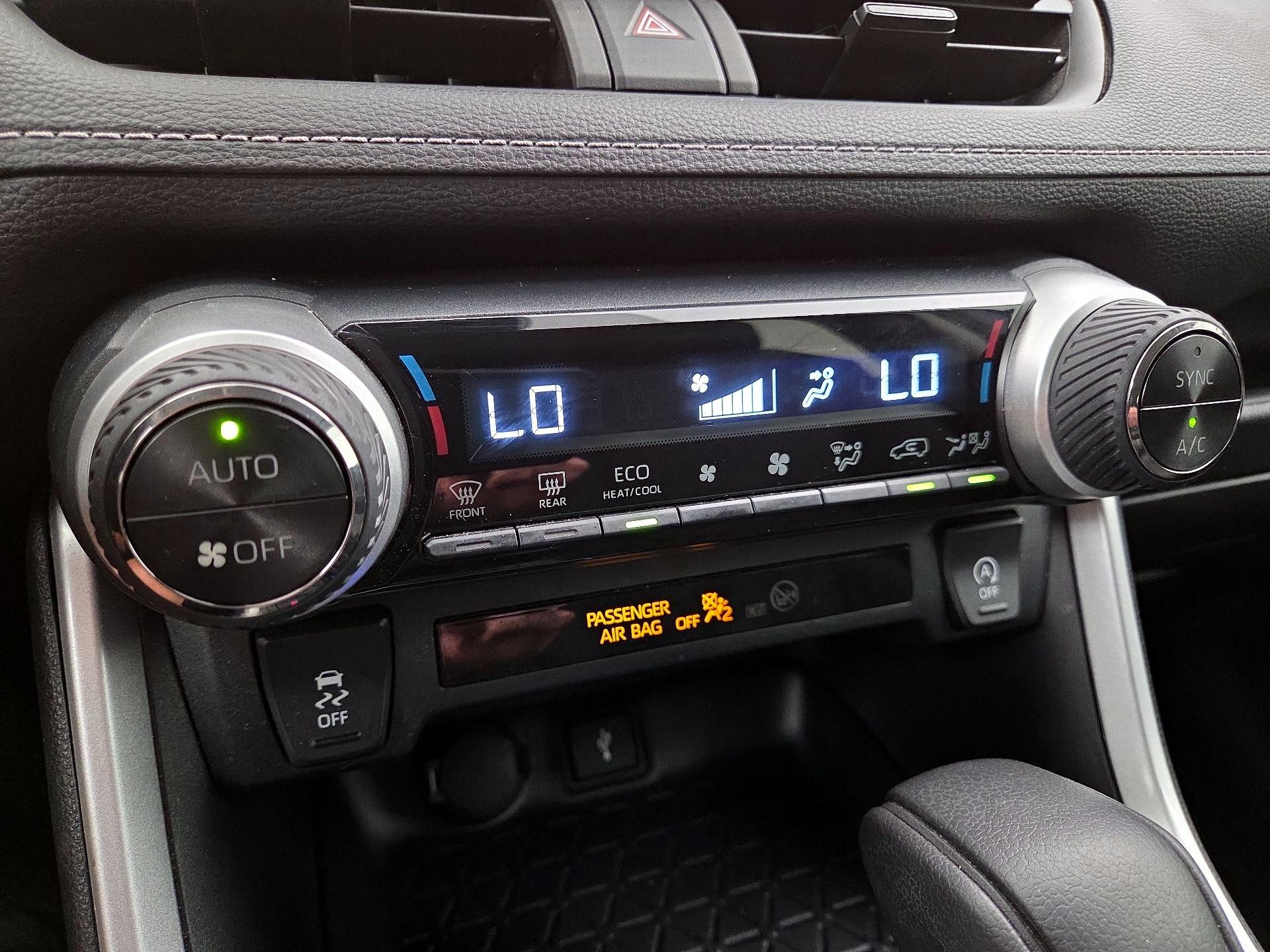 Thumbnail: 2021 Toyota RAV4 - 16