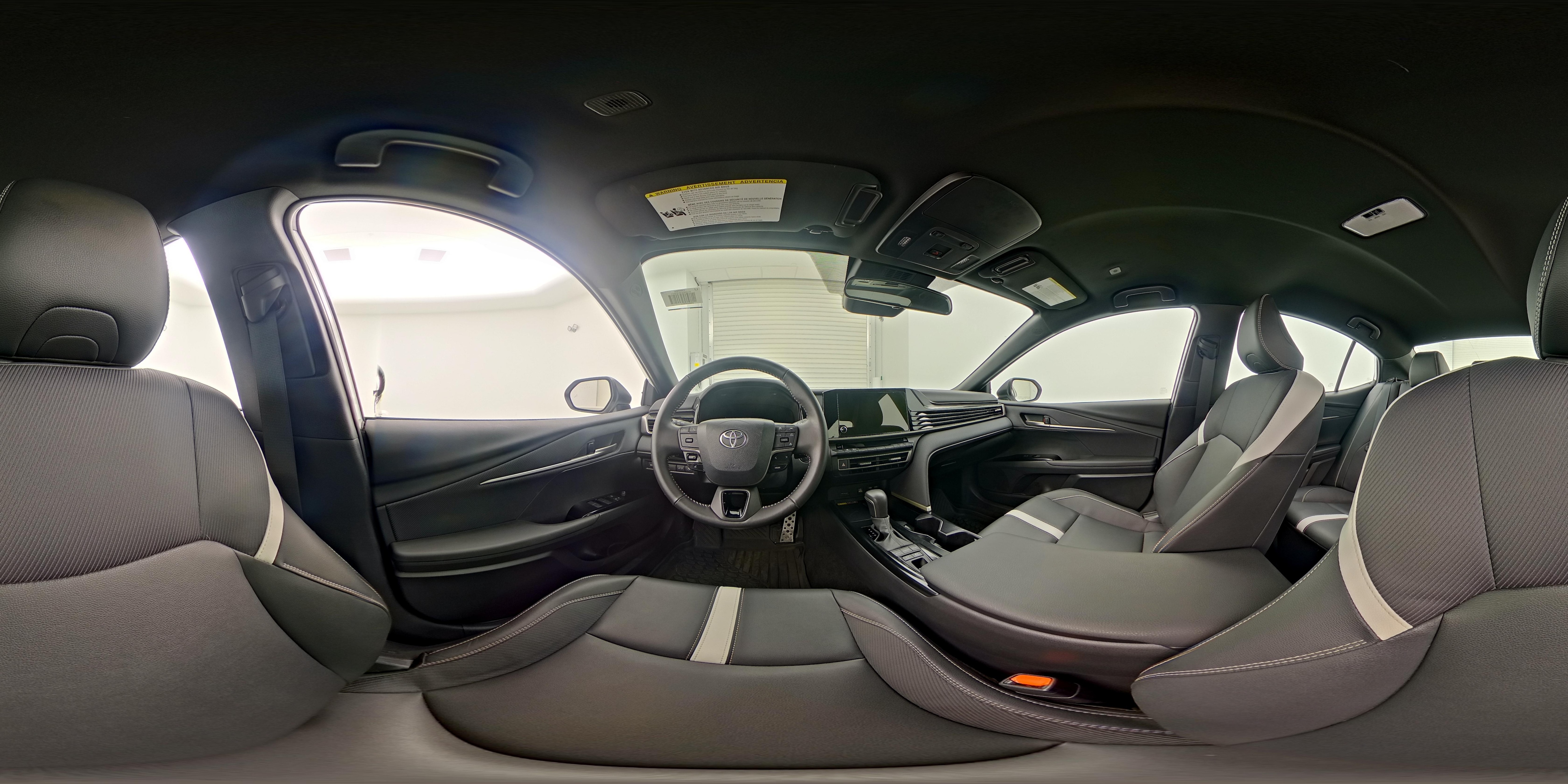 2025 Toyota Camry SE - Photo 26