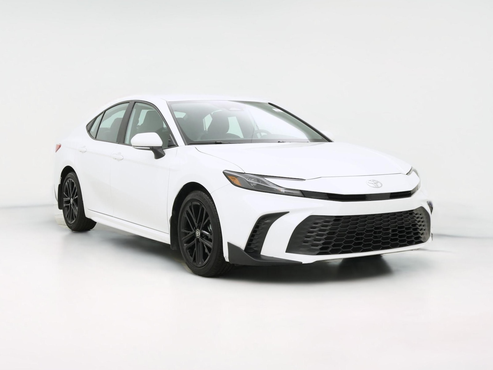 2025 Toyota Camry SE - Photo 1
