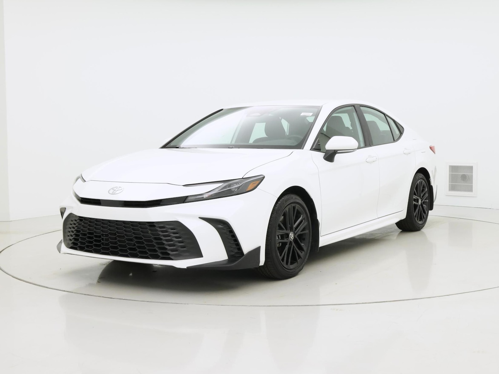 2025 Toyota Camry SE - Photo 5
