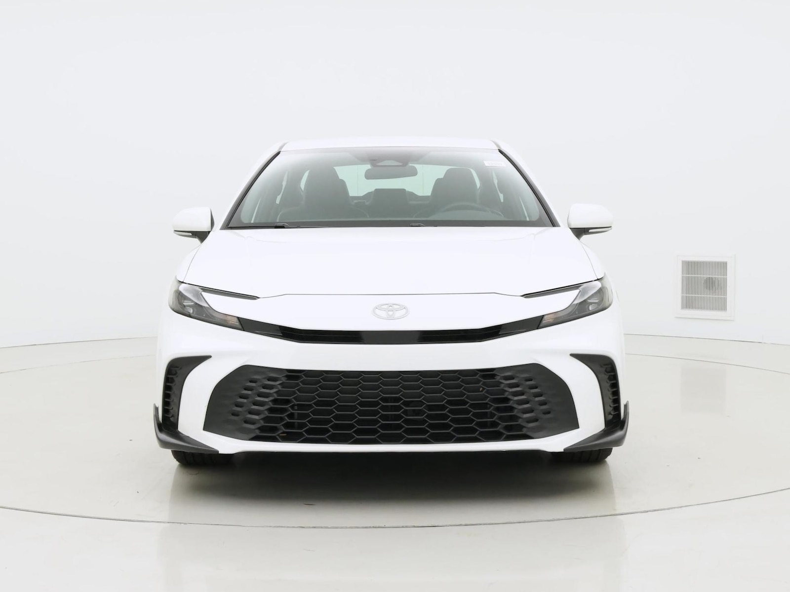 2025 Toyota Camry SE - Photo 6