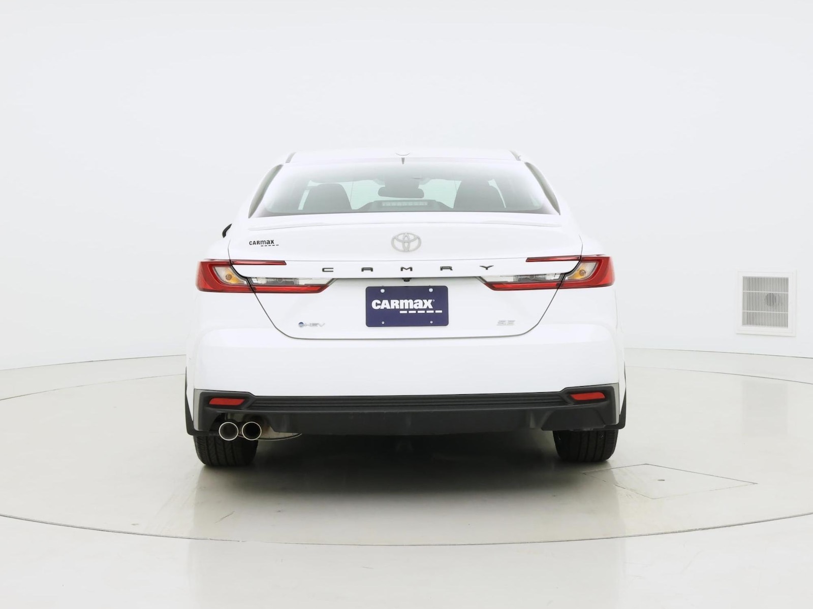 2025 Toyota Camry SE - Photo 7