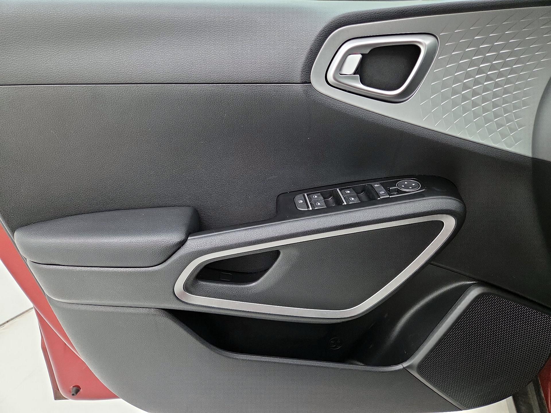 Thumbnail: 2020 Kia Soul - 12