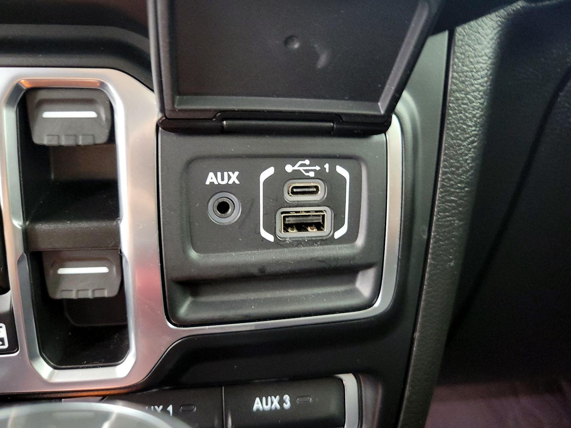 Thumbnail: 2022 Jeep Gladiator - 19