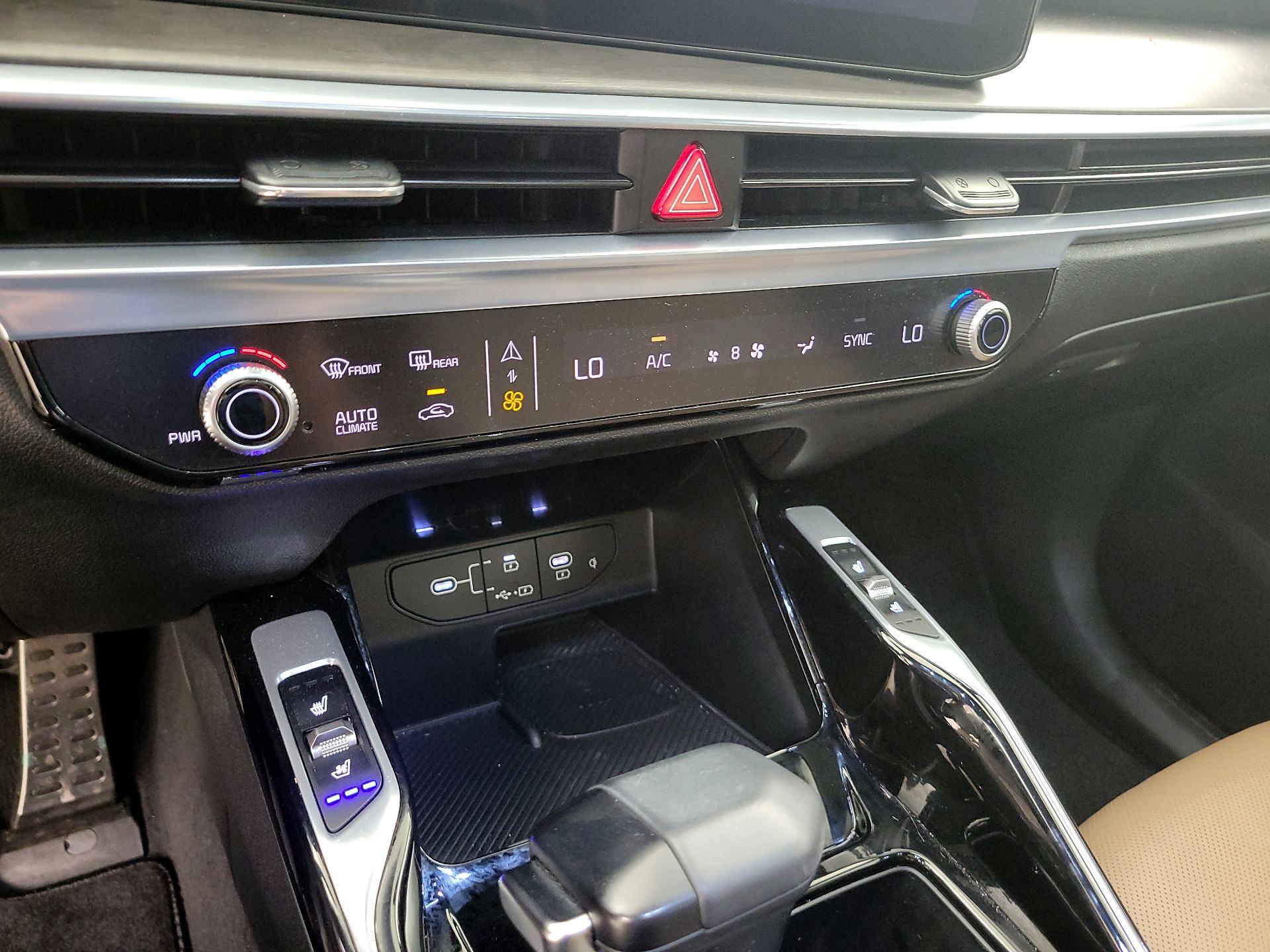 Thumbnail: 2024 Kia Sorento - 17