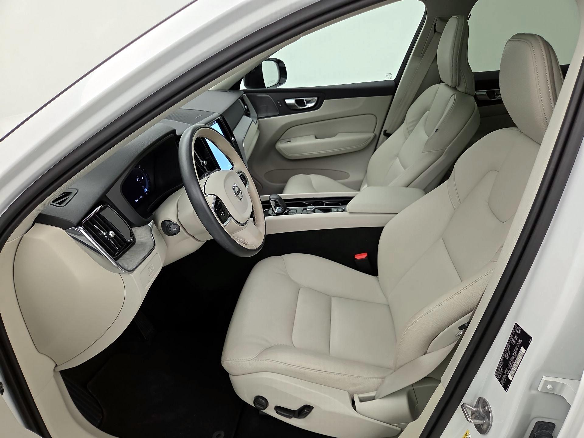 Thumbnail: 2024 Volvo XC60 - 11