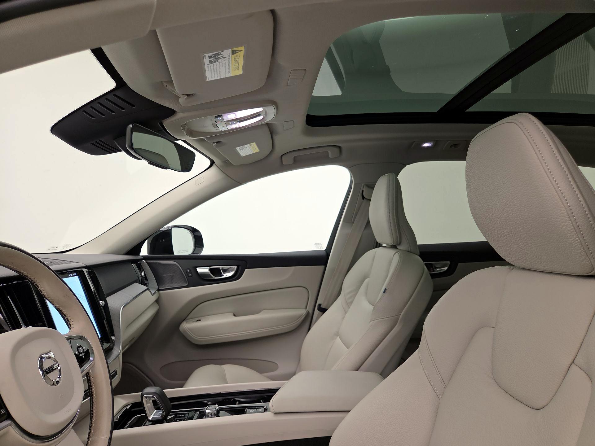 Thumbnail: 2024 Volvo XC60 - 20