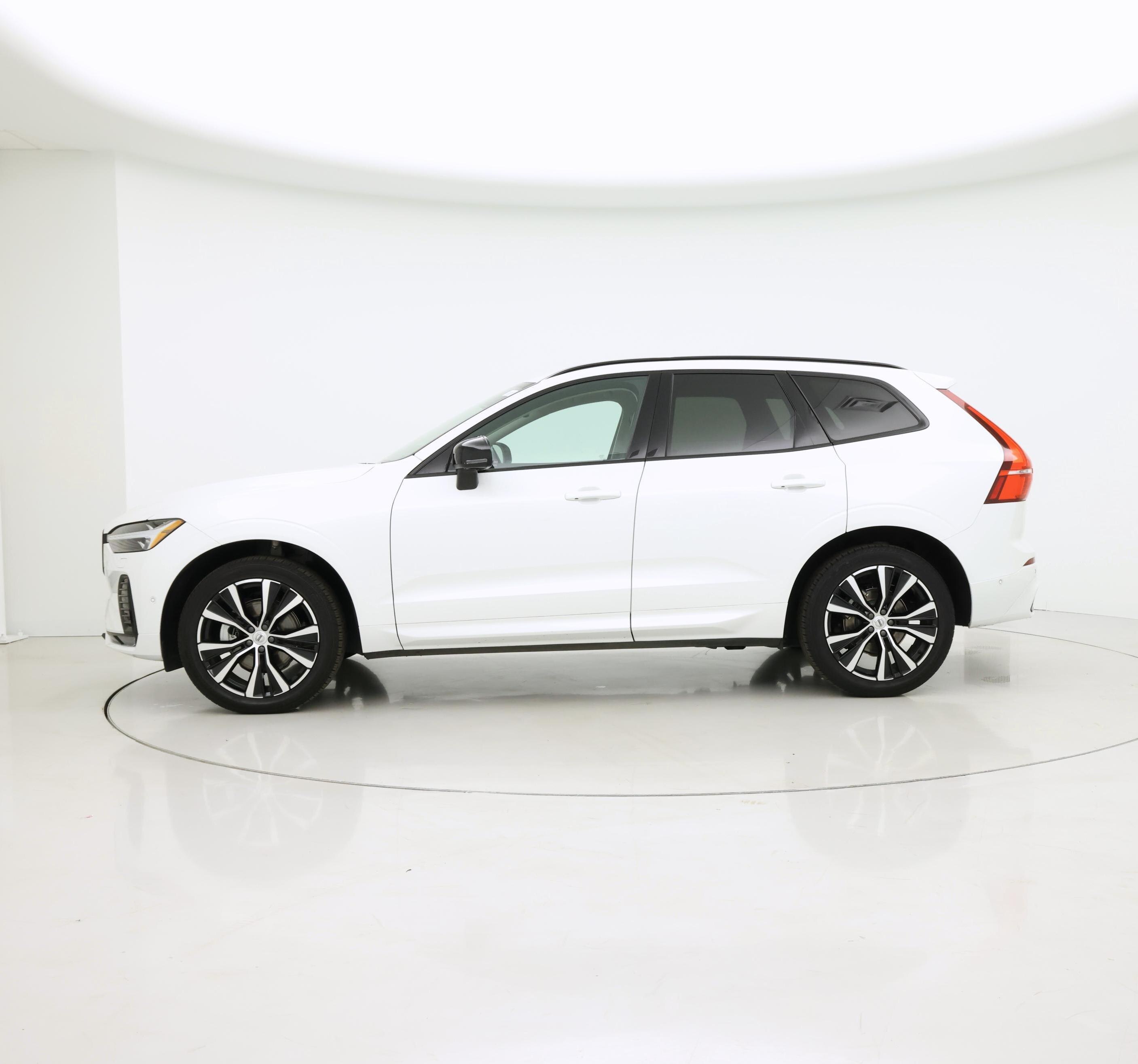 Thumbnail: 2024 Volvo XC60 - 3
