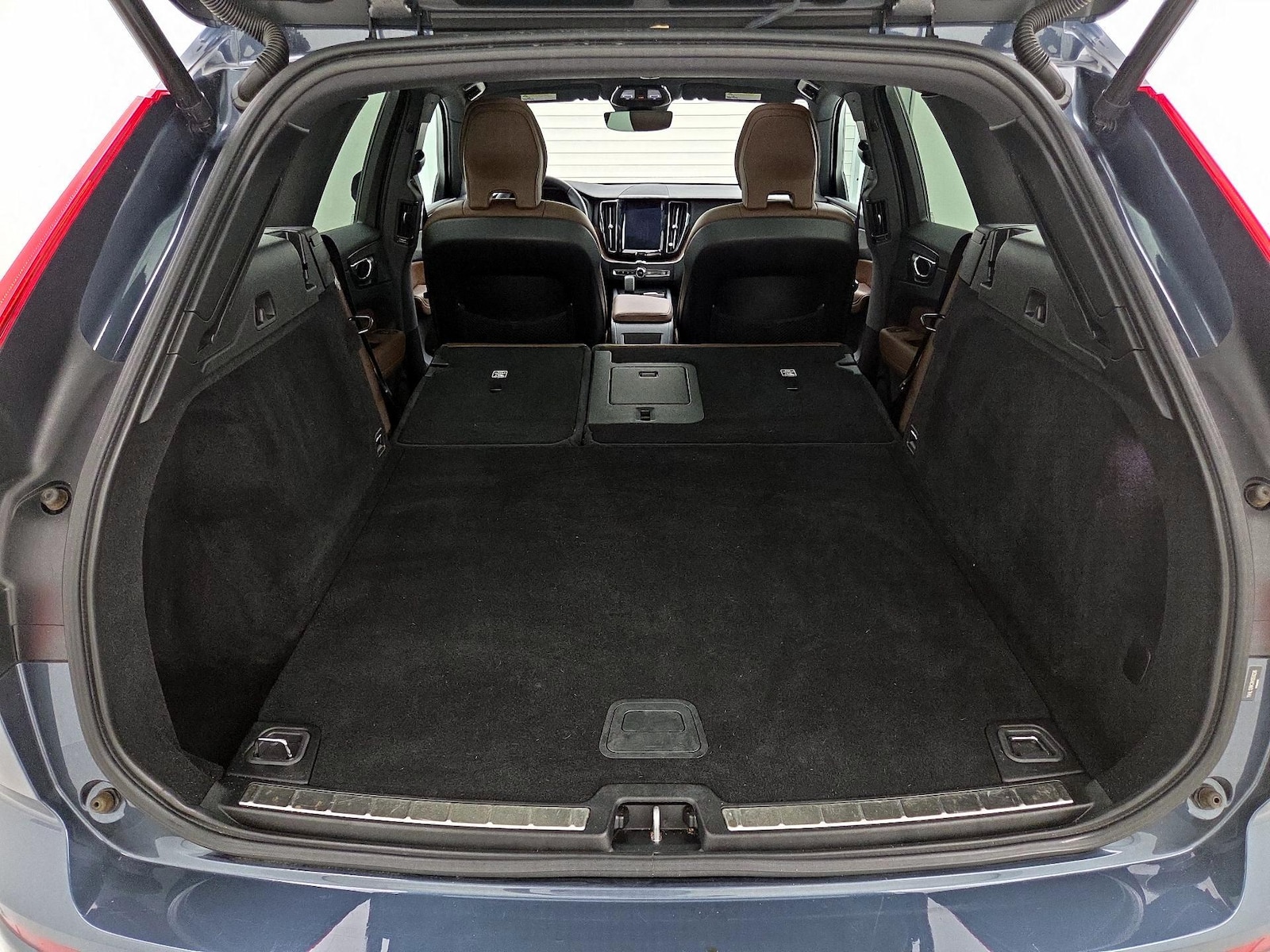 2022 Volvo XC60 Momentum - Photo 23