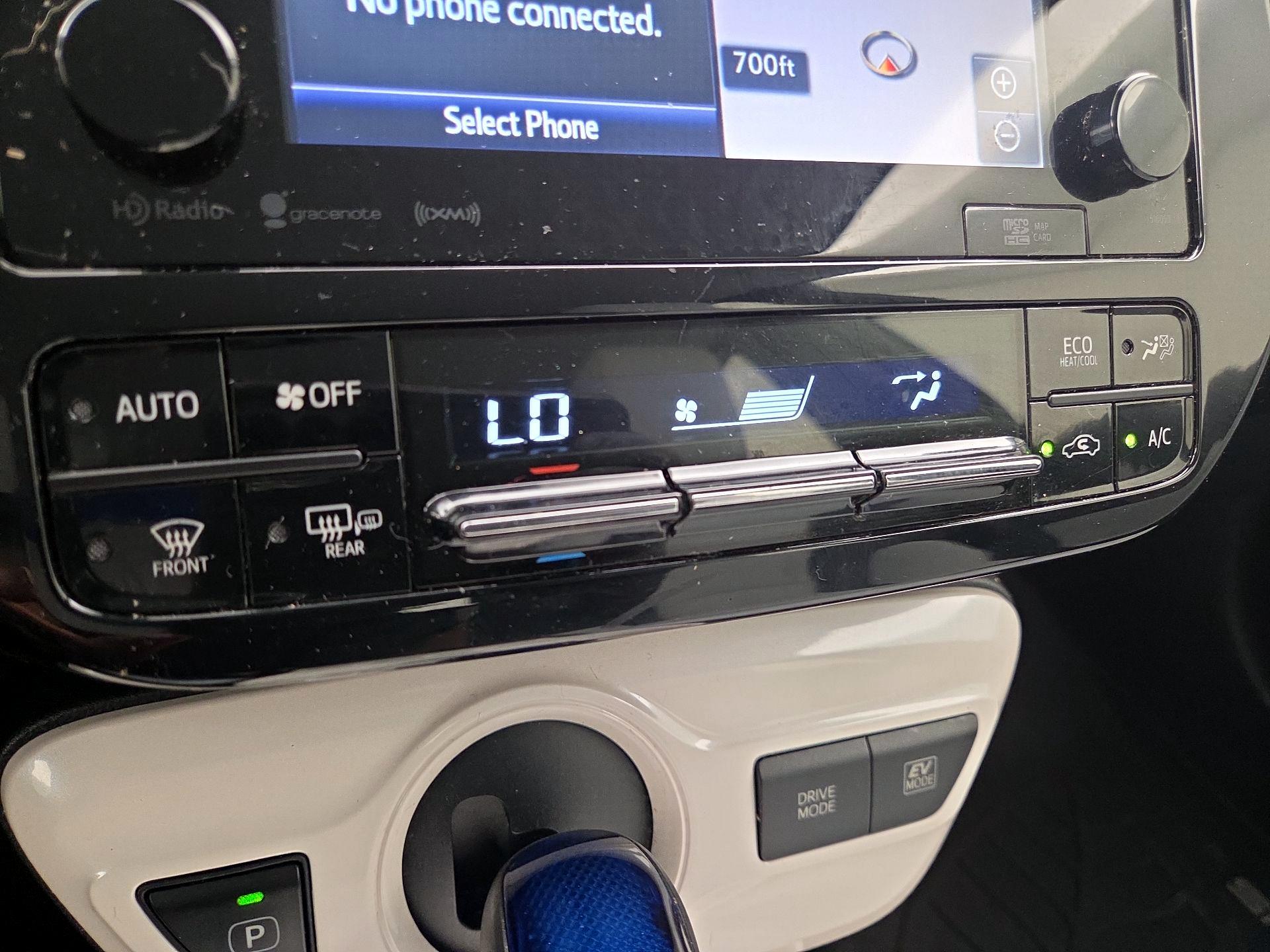 Thumbnail: 2017 Toyota Prius - 17
