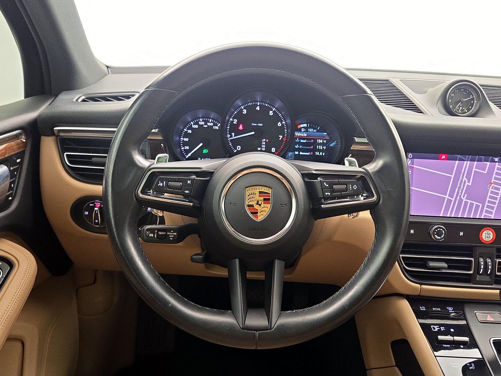 Thumbnail: 2023 Porsche Macan - 10