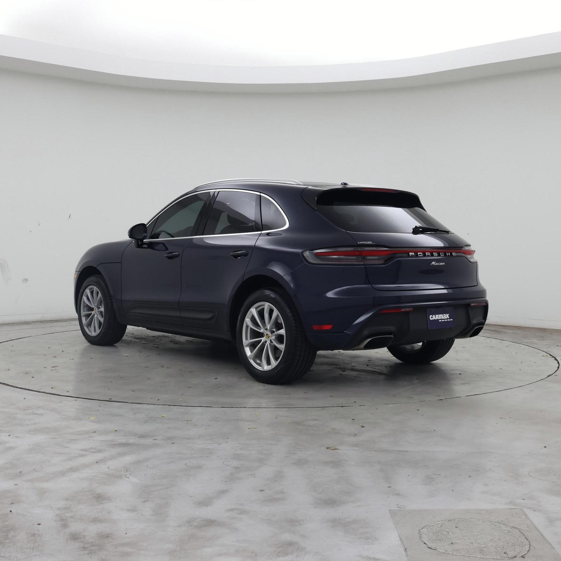 Thumbnail: 2023 Porsche Macan - 2